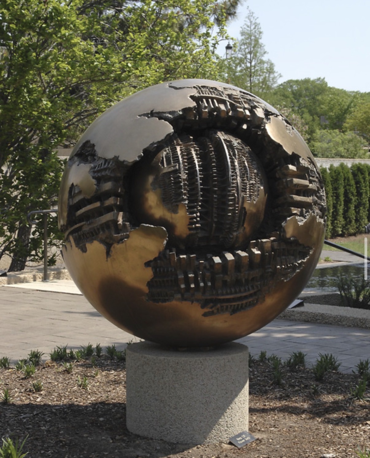 Arnaldo Pomodoro