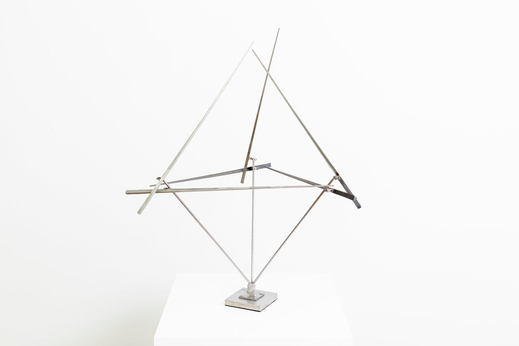 George Rickey — Fixed and Moving Tetrahedra II