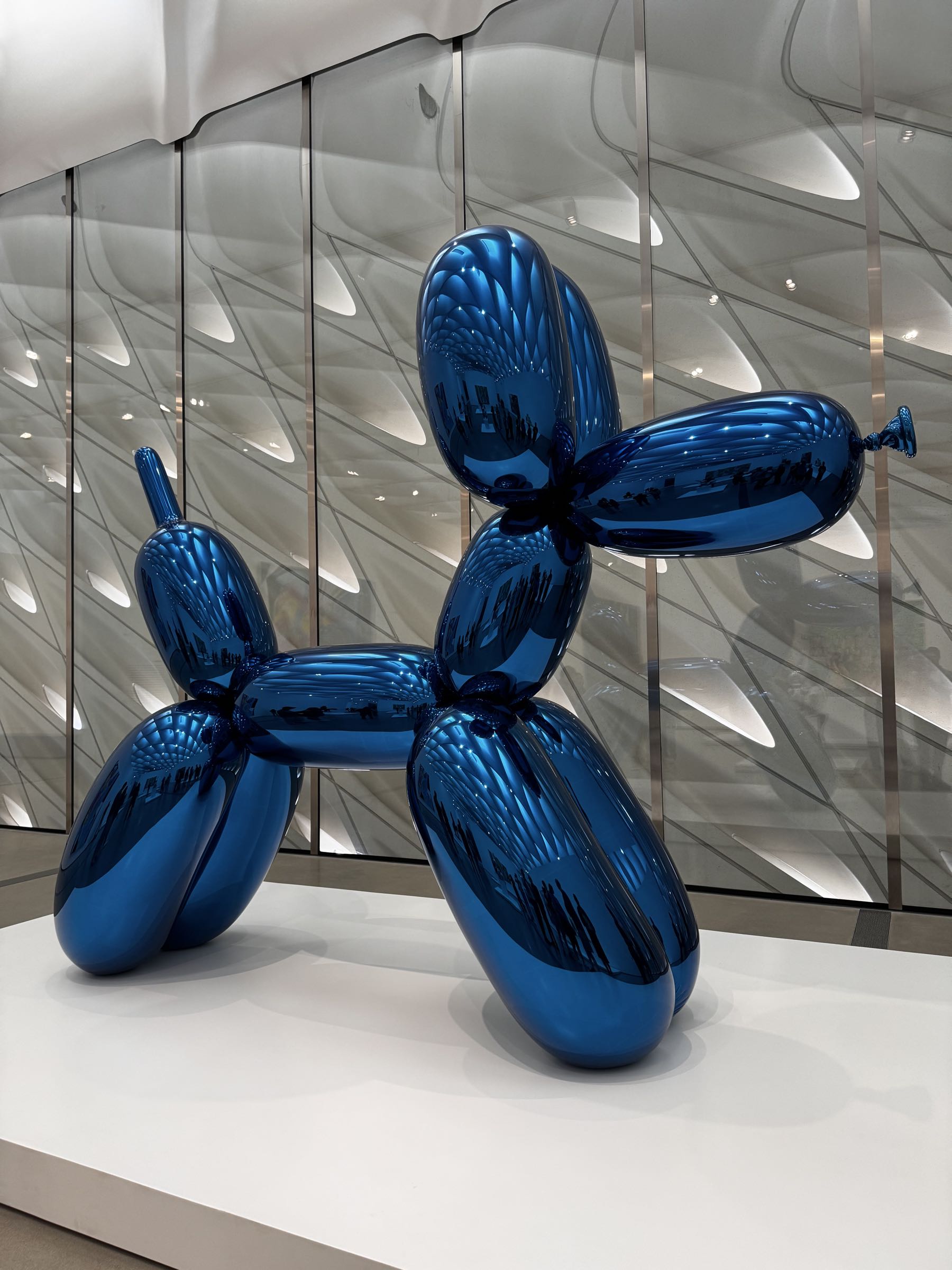 Jeff Koons — Balloon Dog Blue