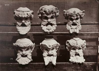 Masks from the Control Room (Masques du vestibule de contrôle)