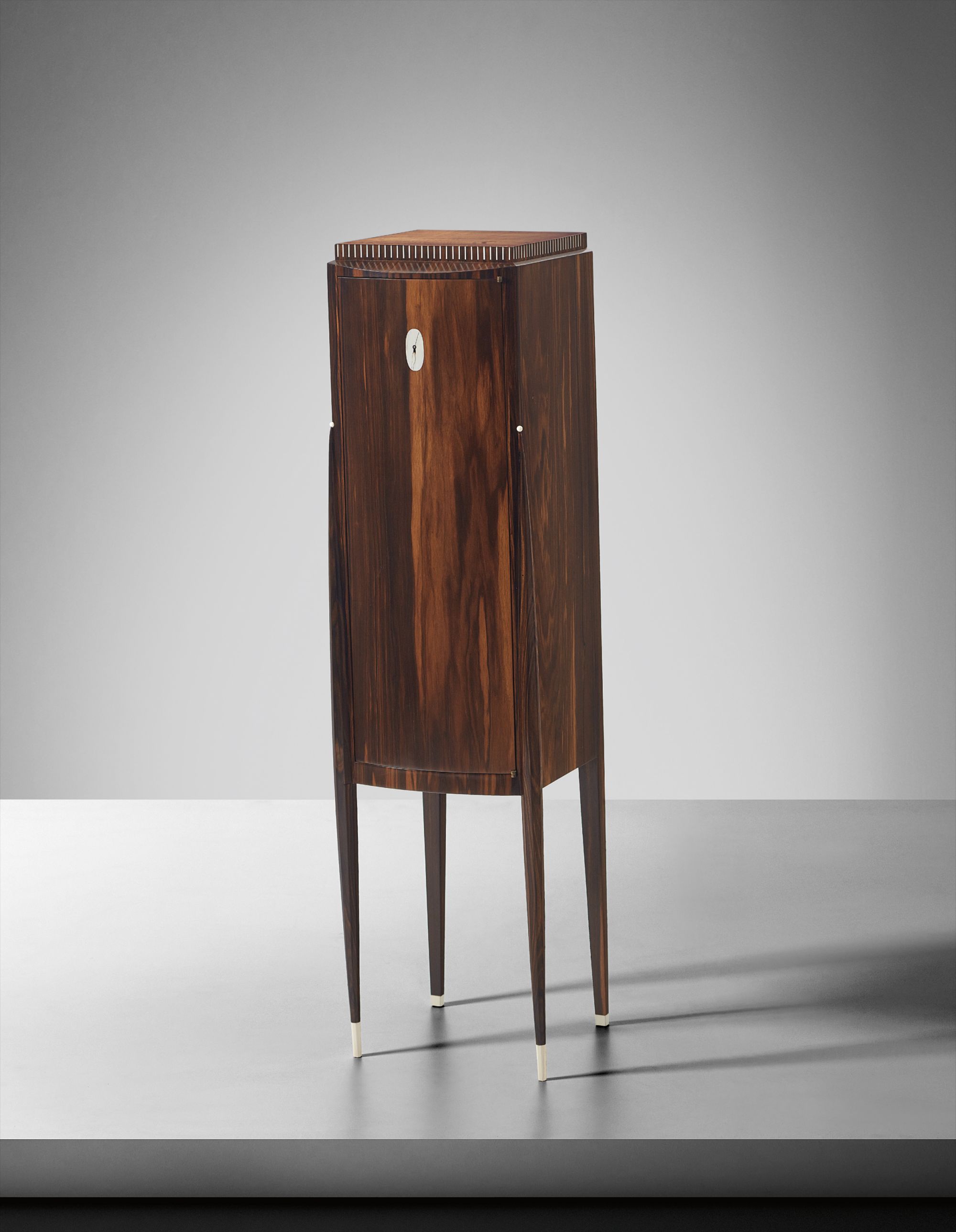 Spindle-legged cabinet, model no. 1525AR