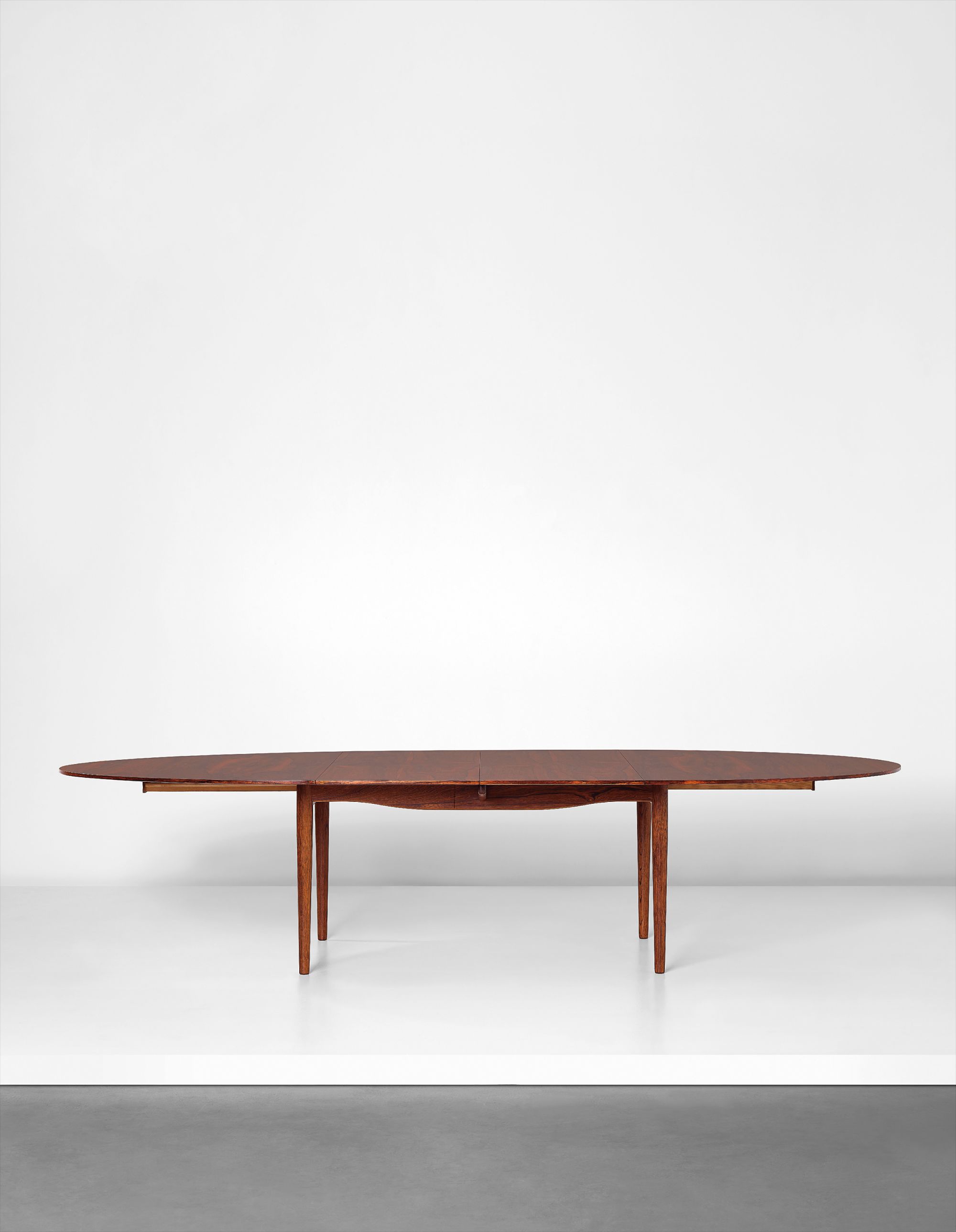 Rare and large extendable dining table, model no. FJ 49 T