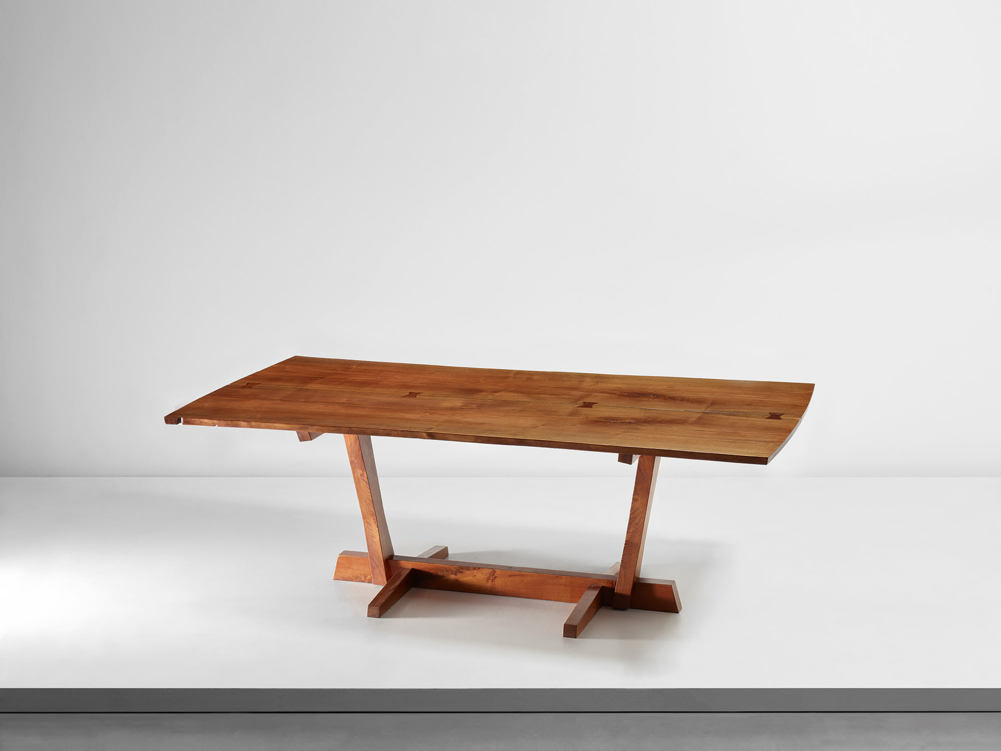 'Conoid' dining table