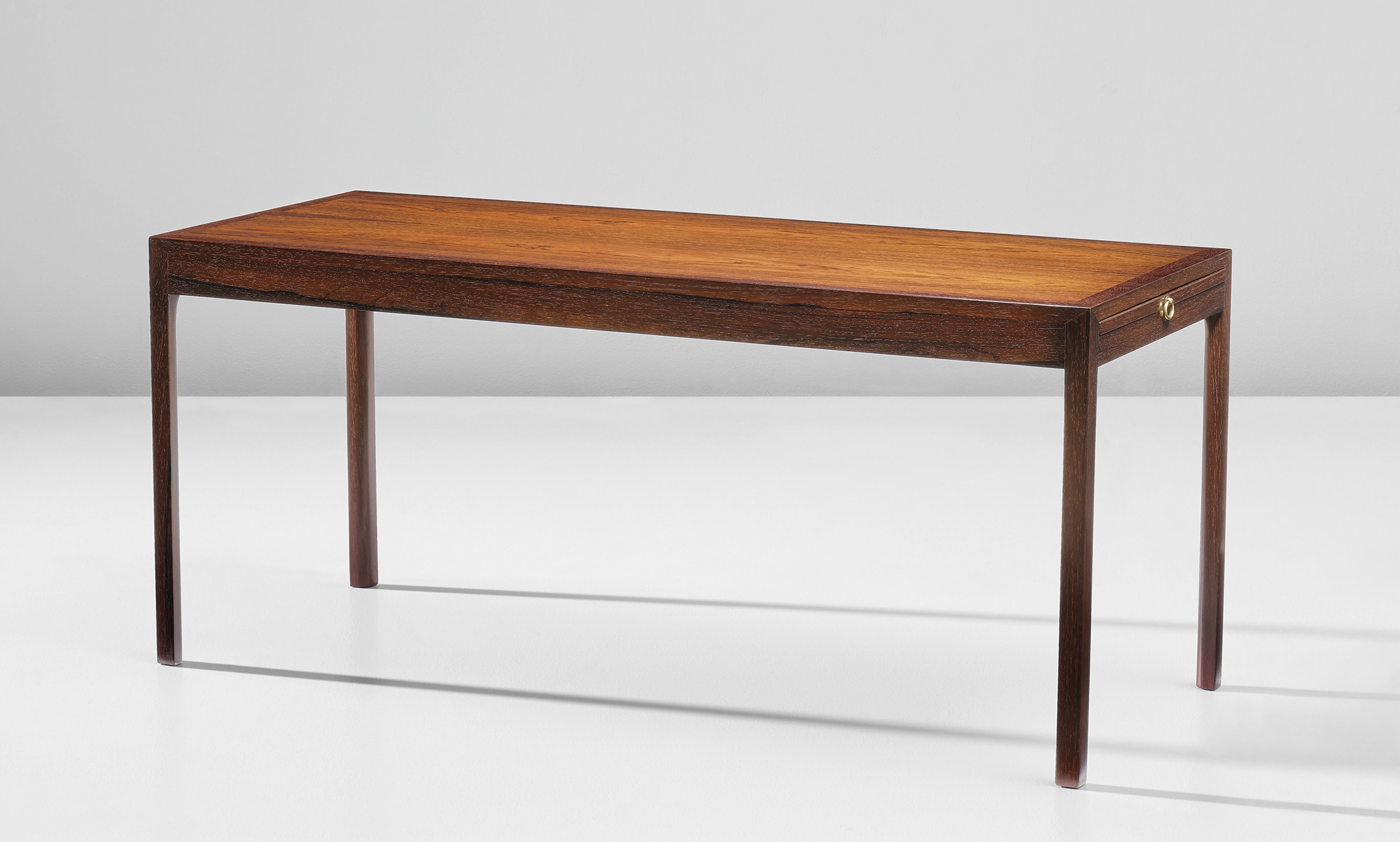 Extendable low table