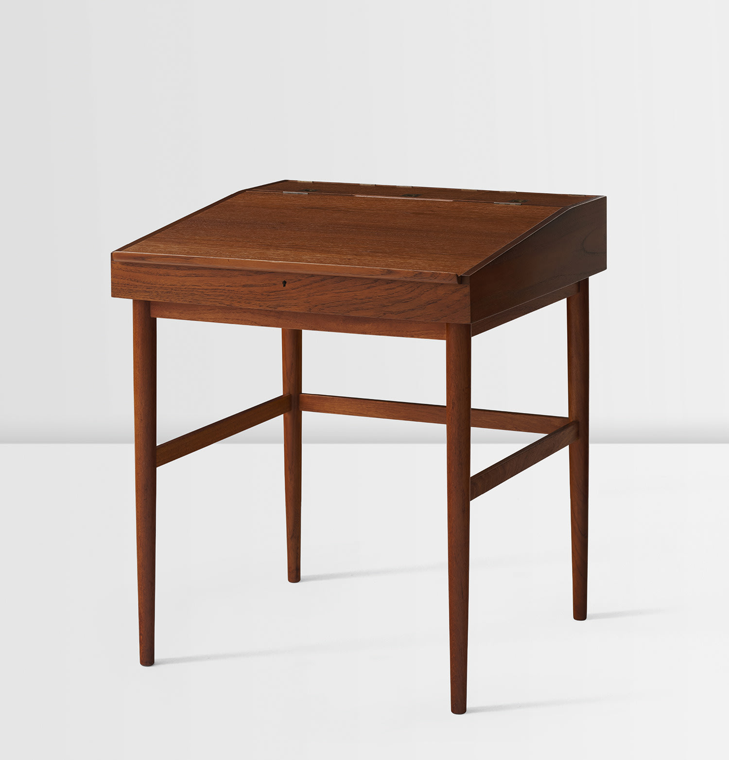 Writing desk, model no. FJ40