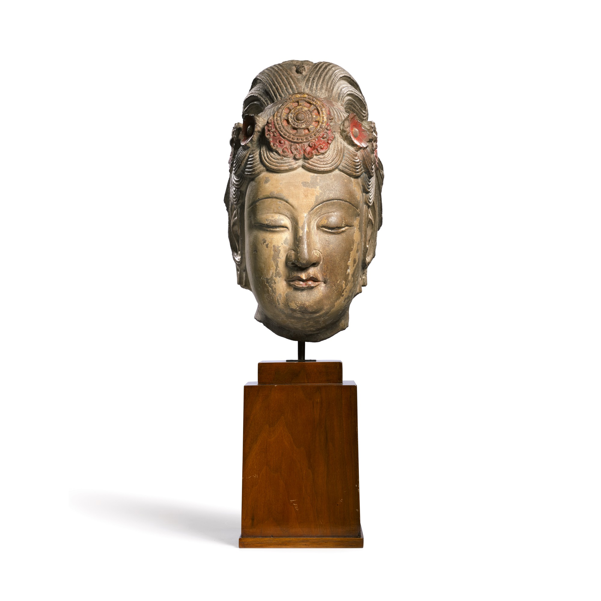An extremely rare large limestone head of a bodhisattva — 隋 石灰岩加彩菩薩頭像