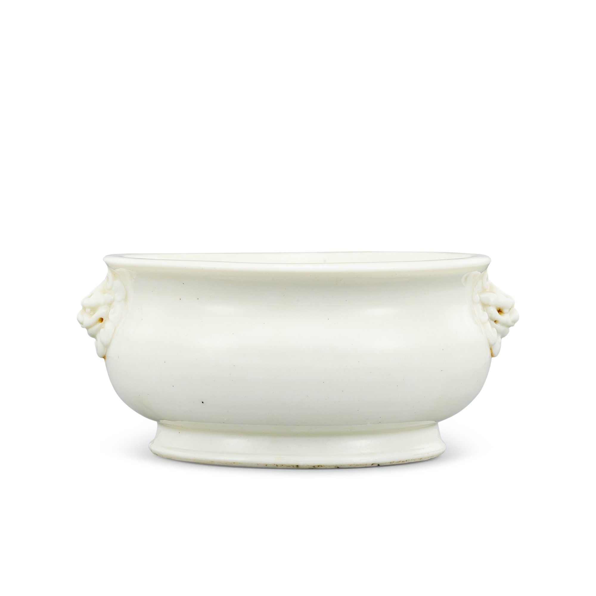 A Dehua lion-handled incense burner — 十七至十八世紀 德化白瓷獸耳爐