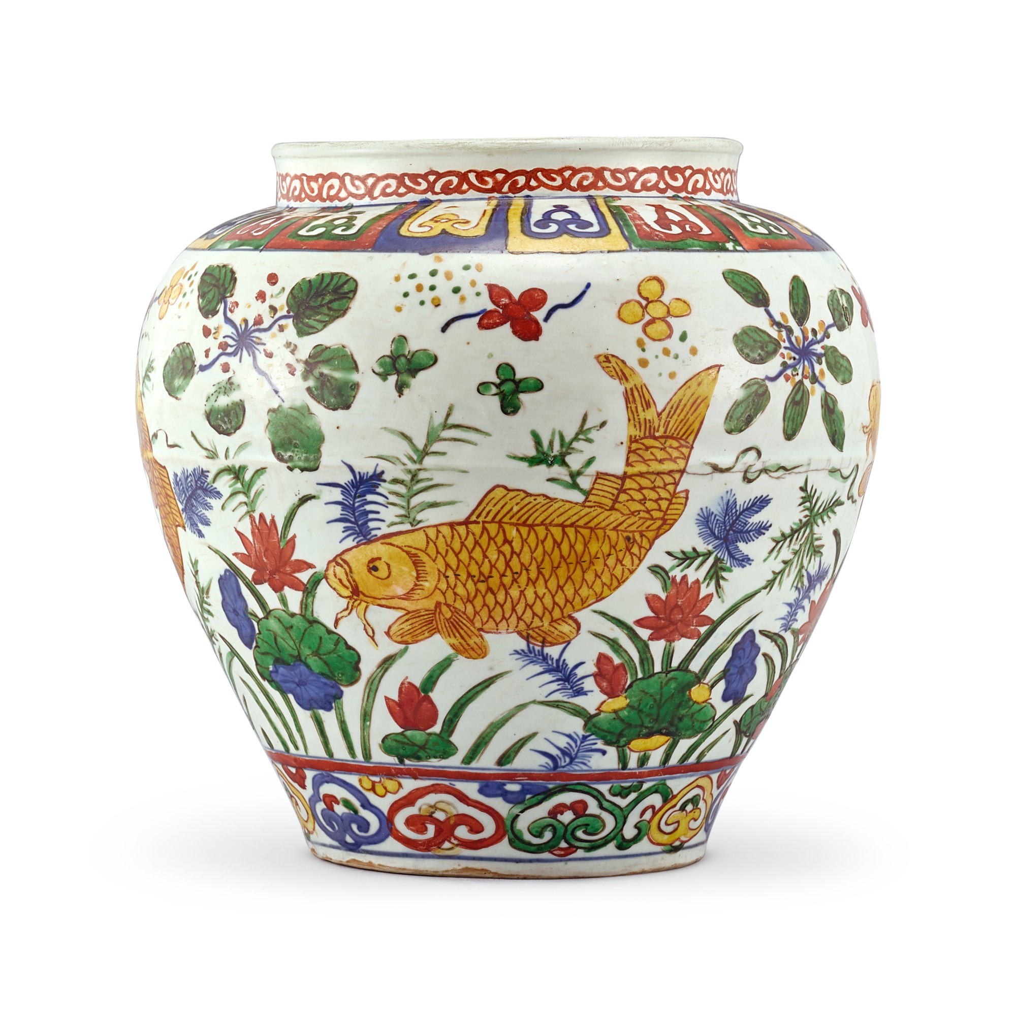A rare wucai 'fish' jar — 明嘉靖 五彩魚藻紋罐 《大明嘉靖年製》款