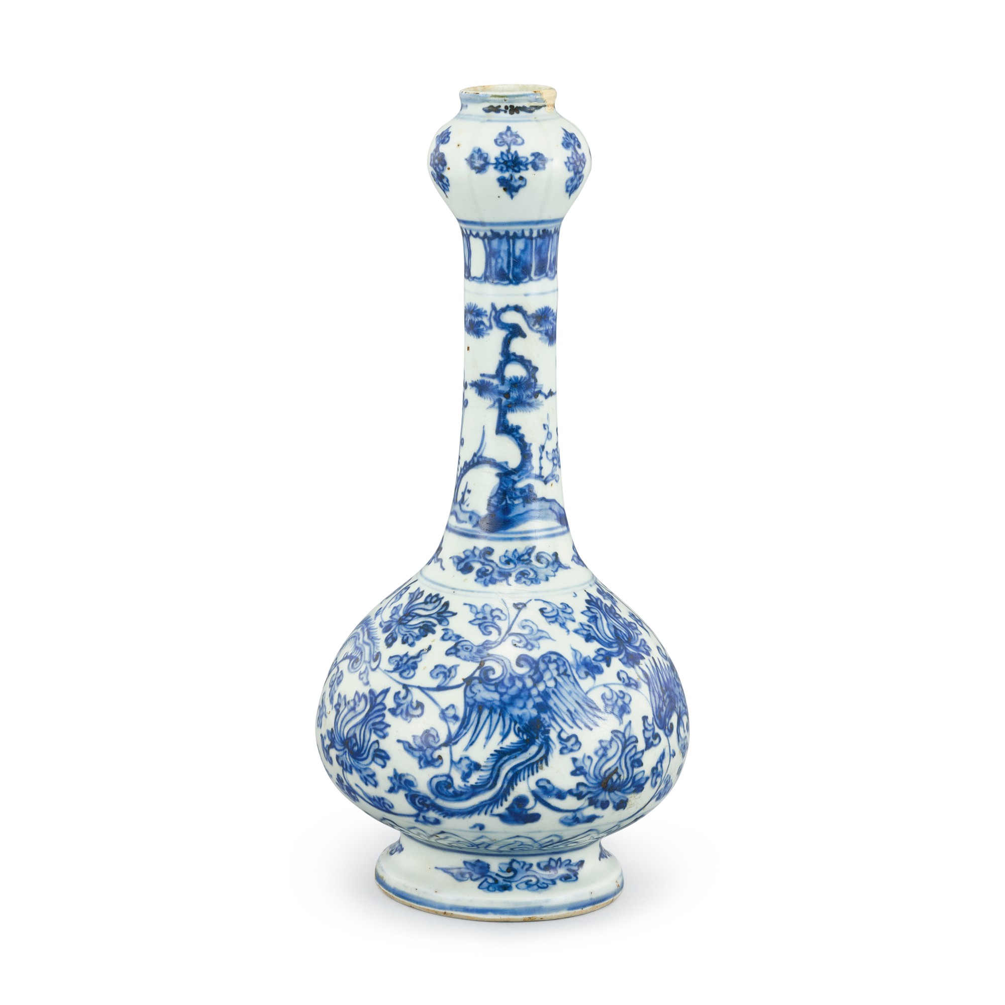 A dated blue and white 'phoenix' garlic-mouth vase — 明弘治（1493年） 青花穿花鳳紋蒜頭瓶 《癸丑年造》款