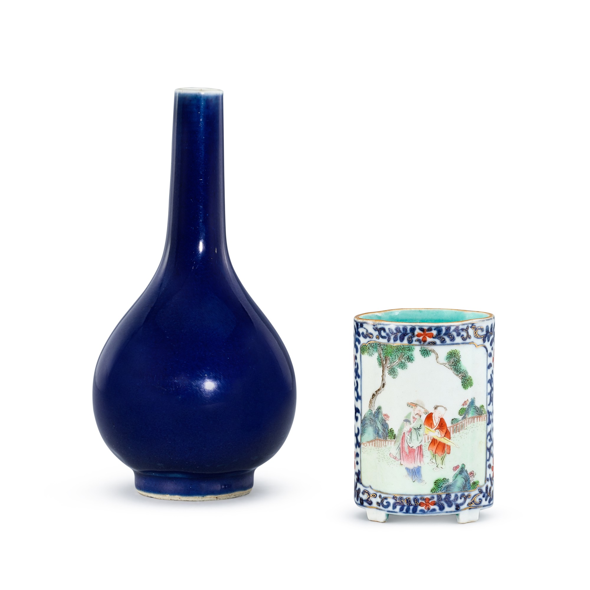 A blue-glazed bottle vase and — 清乾隆 霽藍釉長頸膽瓶 及  粉彩青花開光攜琴訪友圖海棠式筆筒 《乾隆年製》款