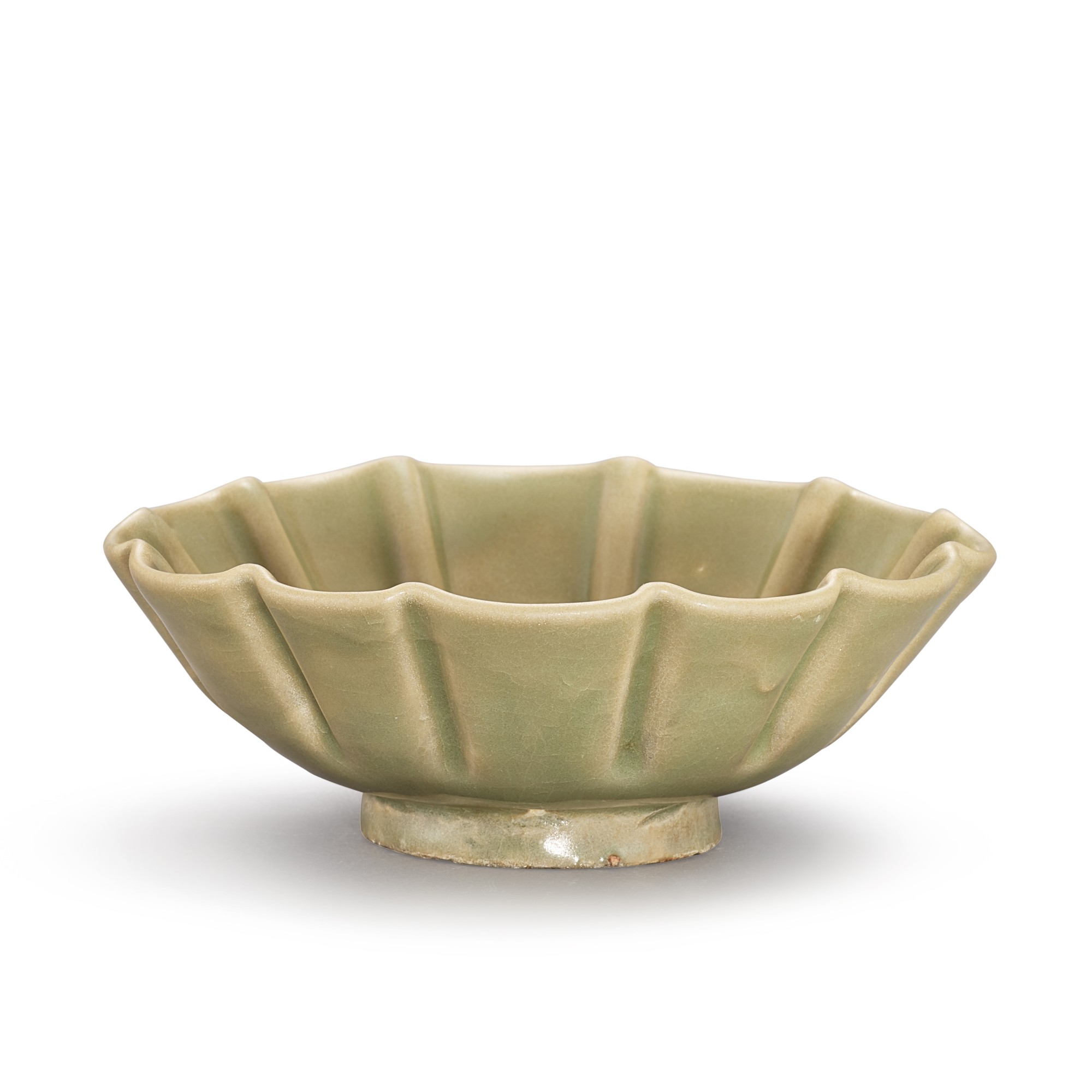 A Dongyao celadon lobed washer, — A Dongyao celadon lobed washer, Five dynasties 五代 東窰青釉花式洗