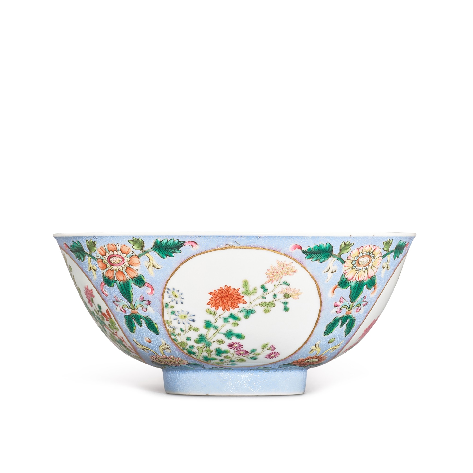 Unknown — A fine blue-ground famille-rose sgraffiato medallion bowl, Seal mark and period of Daoguang  清道光 內青花外粉彩淺藍地軋道開光秋菊紋盌  《大清道光年製》款