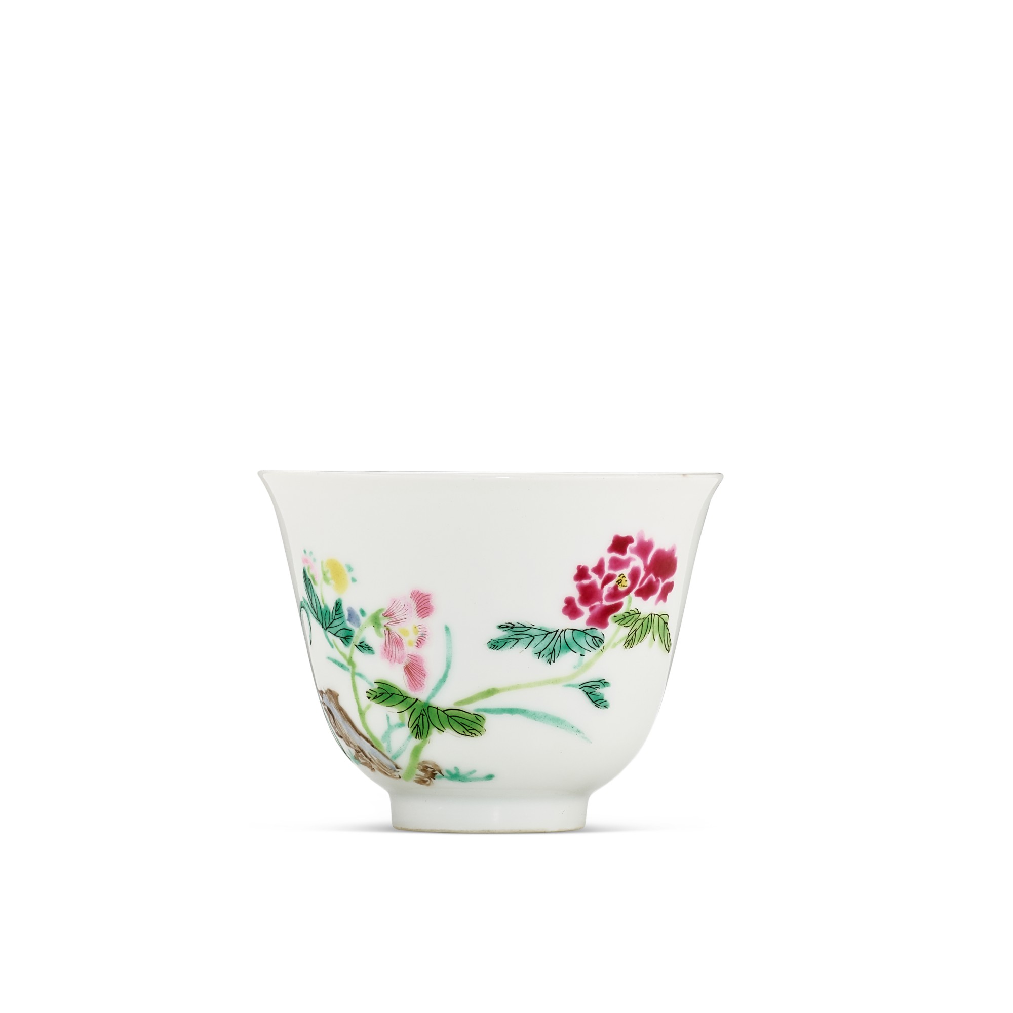 A fine 'boneless' famille-rose cup, — A fine 'boneless' famille-rose cup, Mark and period of Yongzheng 清雍正 粉彩沒骨蝶戀花小盃  《雍正年製》款