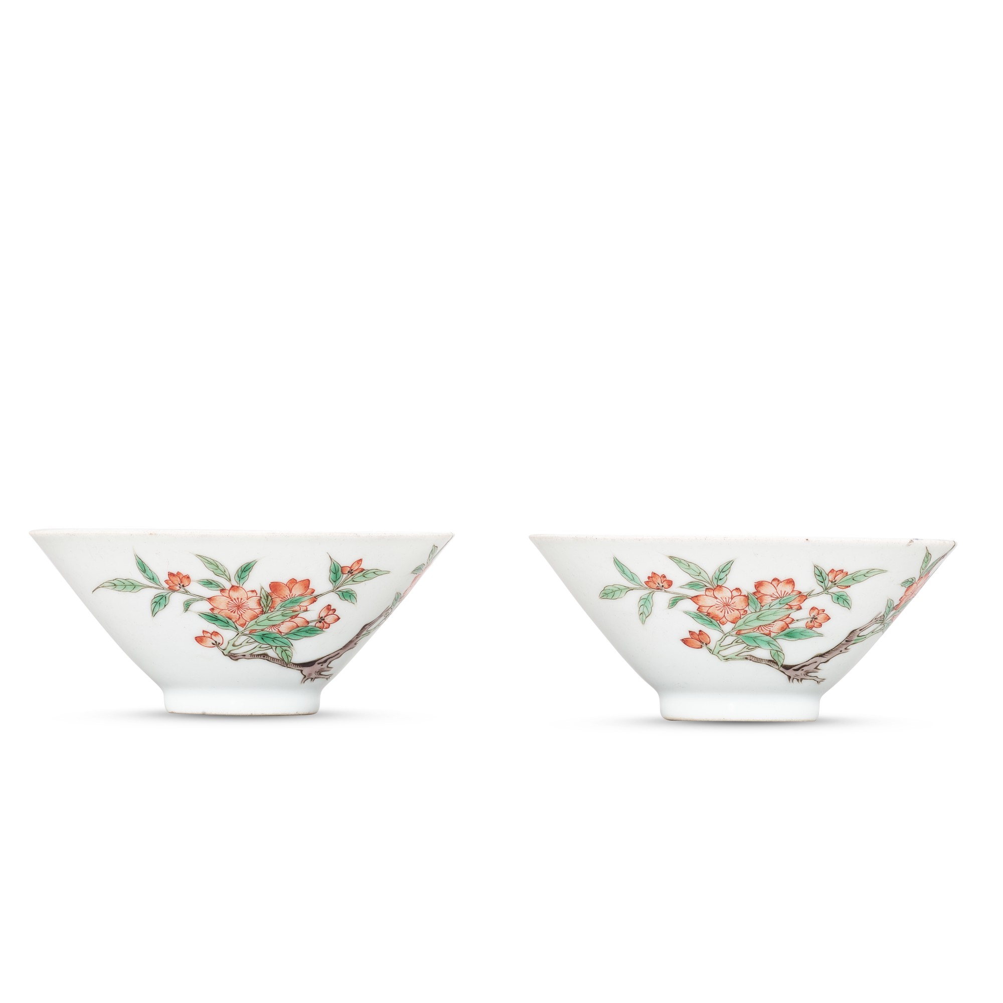 A pair of famille-verte 'floral' cups, — A pair of famille-verte 'floral' cups, Republican period  民國 五彩過枝花卉紋斗式盃一對  《大明成化年製》仿款
