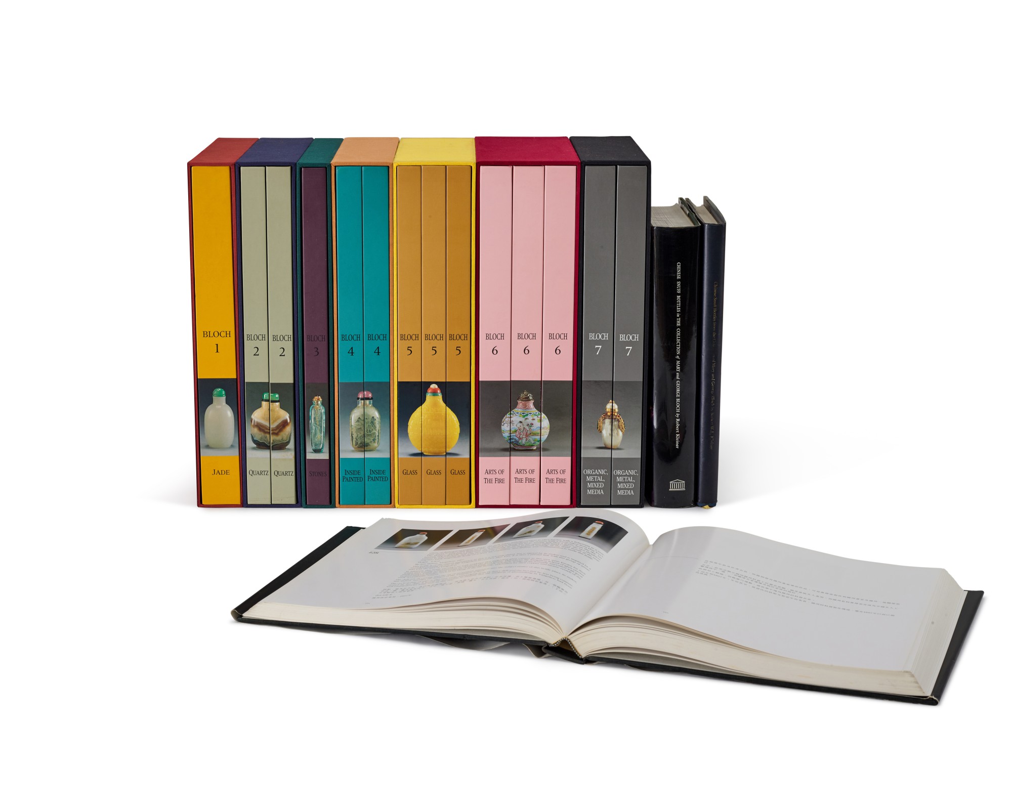 Unknown — A complete set of A Treasury of Chinese Snuff Bottles: The Mary & George Bloch Collection, and three other reference books on the collection |《A Treasury of Chinese Snuff Bottles: The Mary and George Bloch Collection》，七卷全，及　瑪麗與莊智博鼻煙壺收藏出版書籍三本