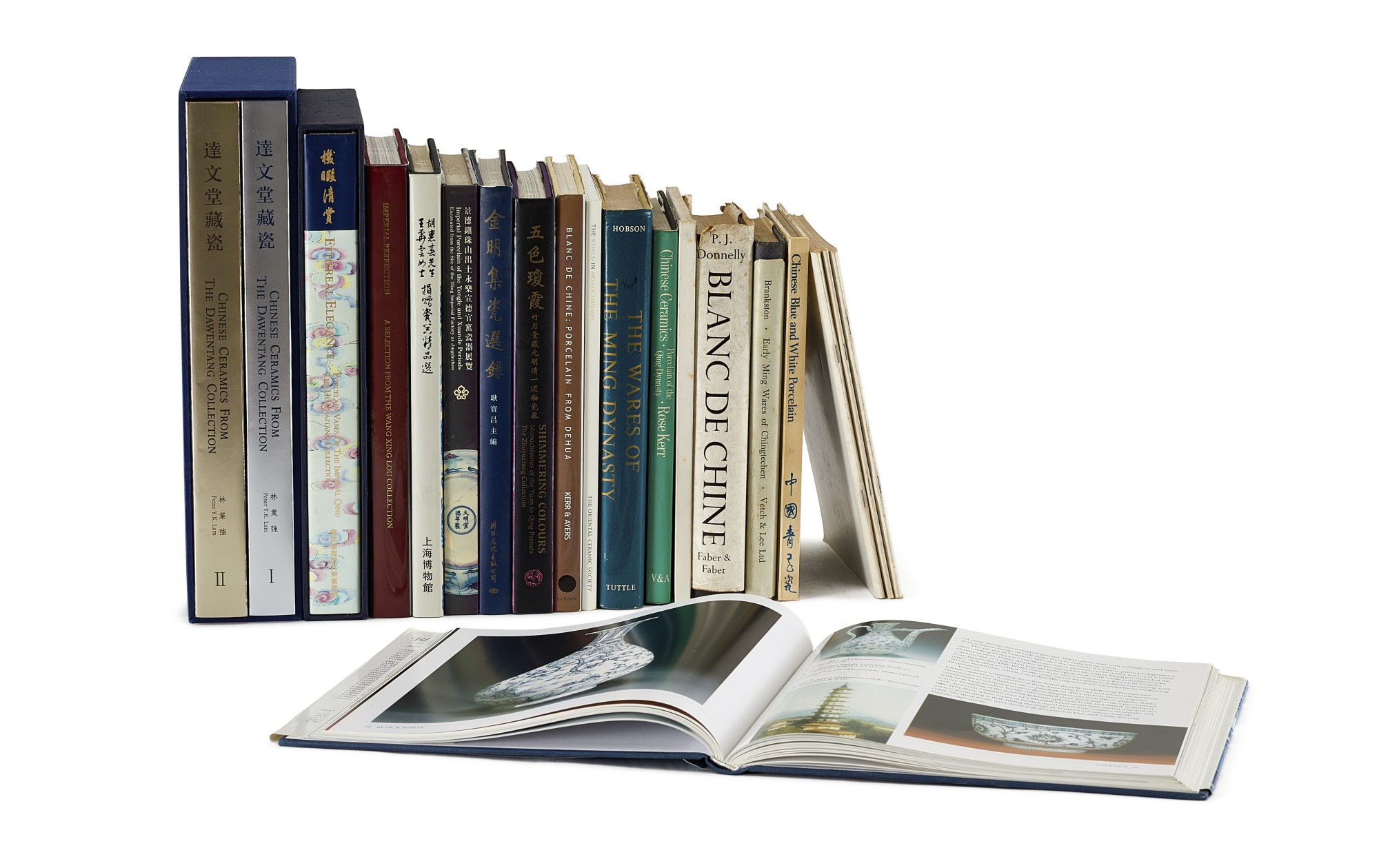 Unknown — A collection of books on Ming and Qing porcelain 明清瓷器參考書籍一組約40本