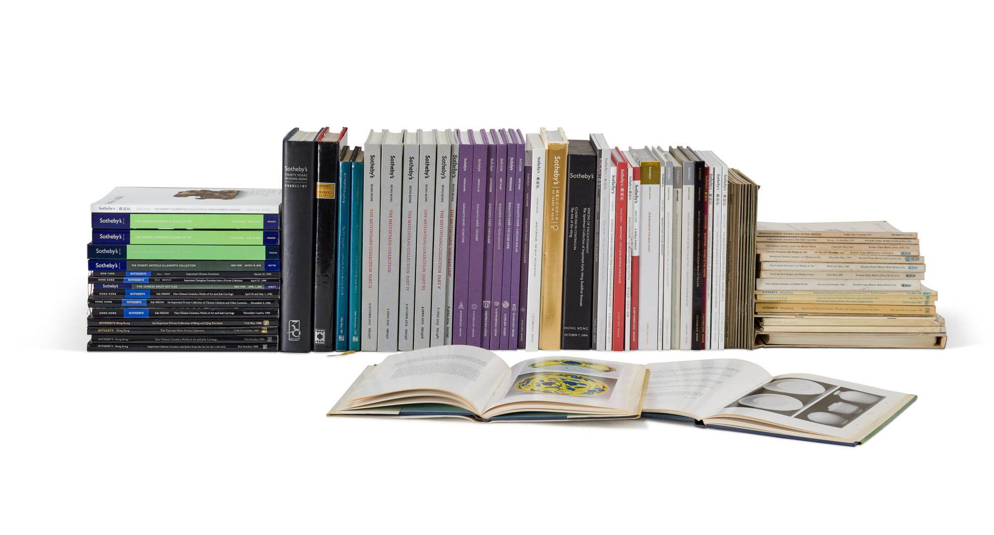 Unknown — A large collection of Sotheby's catalogues from the 1970s to 2020s 1970至2020年代 蘇富比拍賣圖錄約1,500本