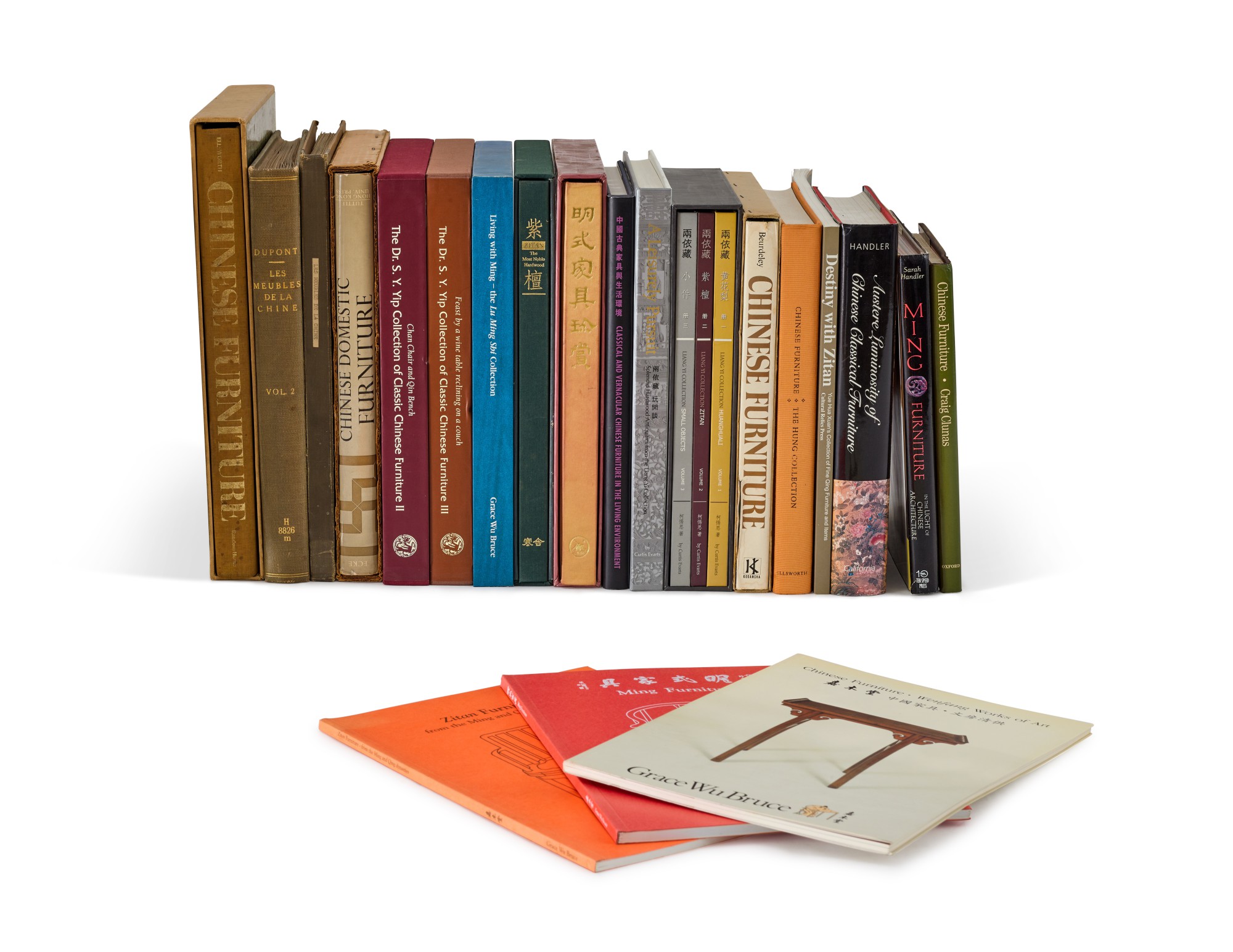 Unknown — A collection of 21 reference books on Chinese furniture 中國家具參考書籍一組21本 包括葉承耀收藏及嘉木堂收藏圖錄