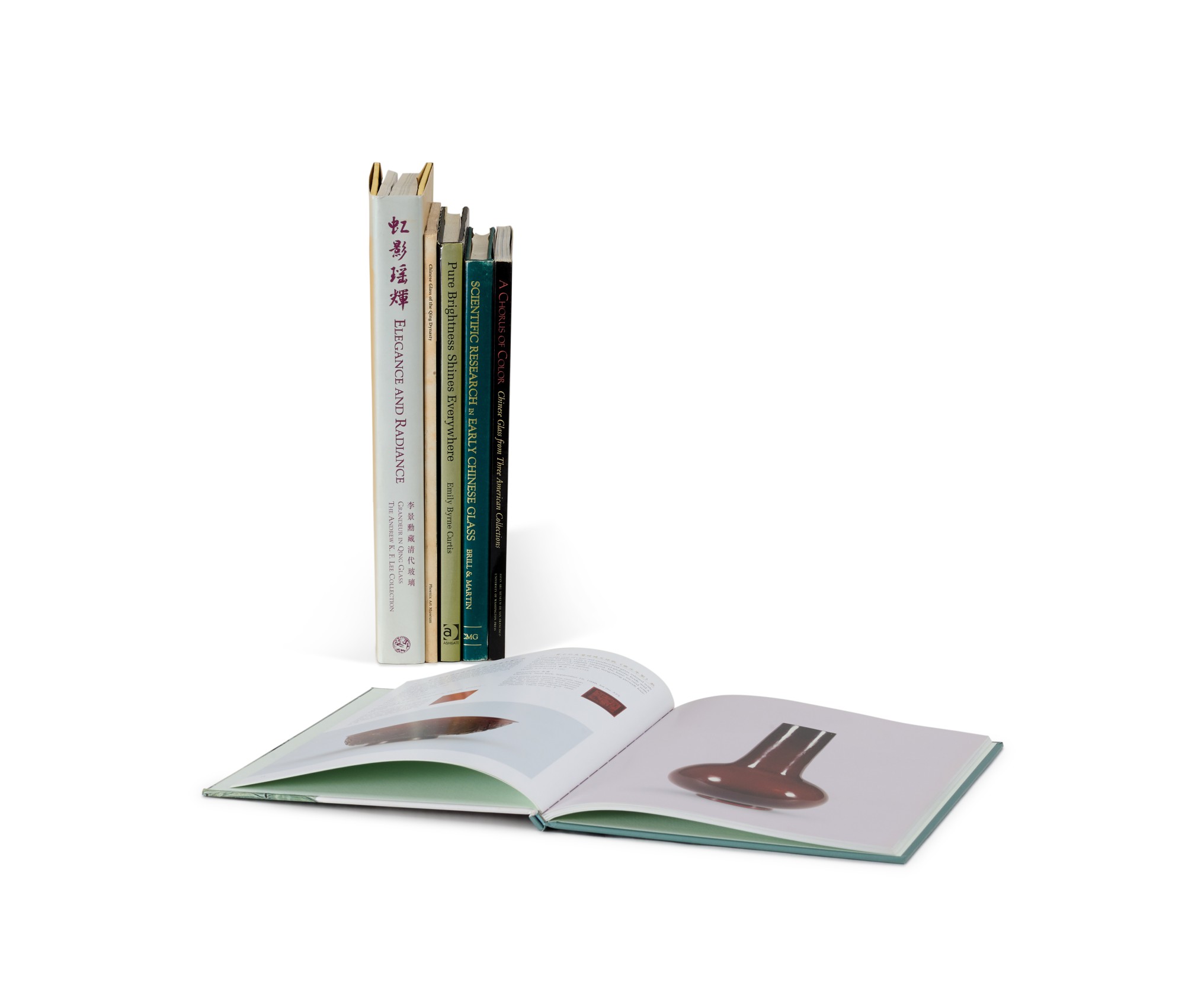 A group of 6 reference books on Chinese glass — A group of 6 reference books on Chinese glass 中國玻璃工藝參考書籍一組六本