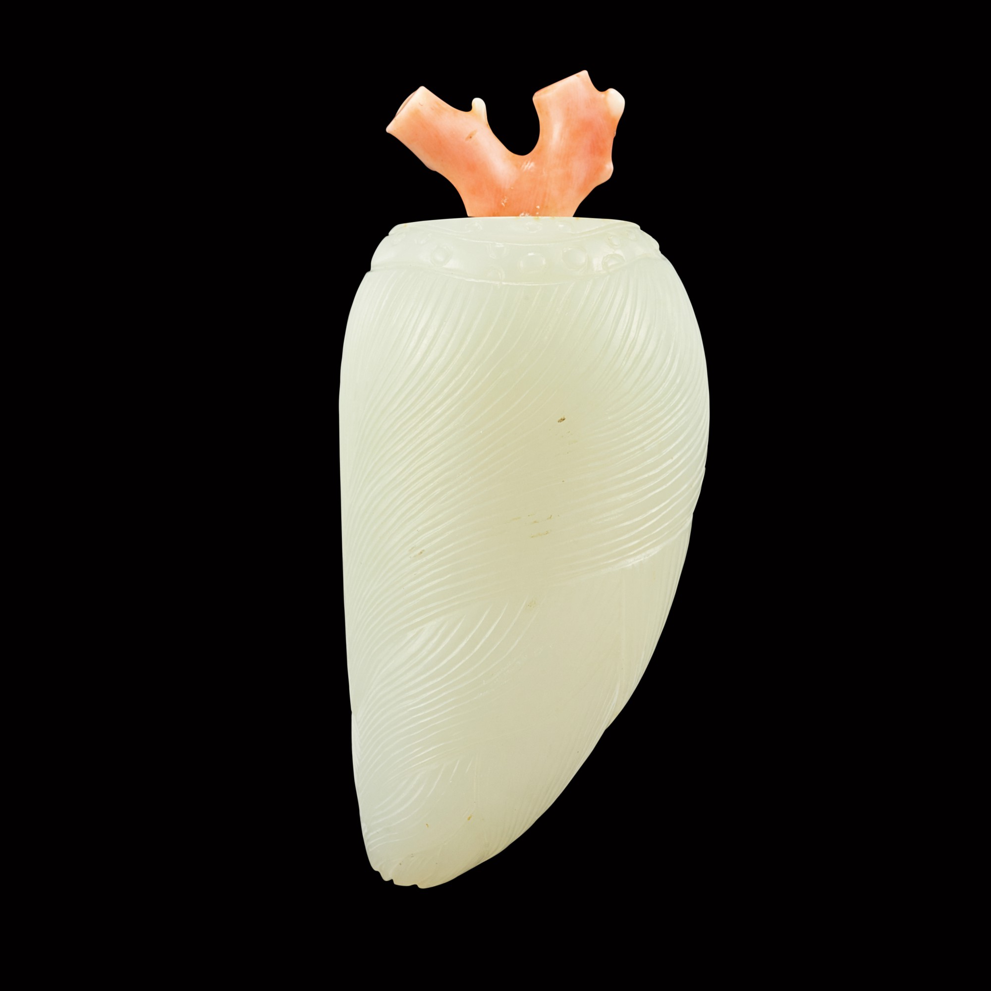 A white jade 'bamboo shoot' snuff bottle — 清十八世紀 白玉竹筍形鼻煙壺