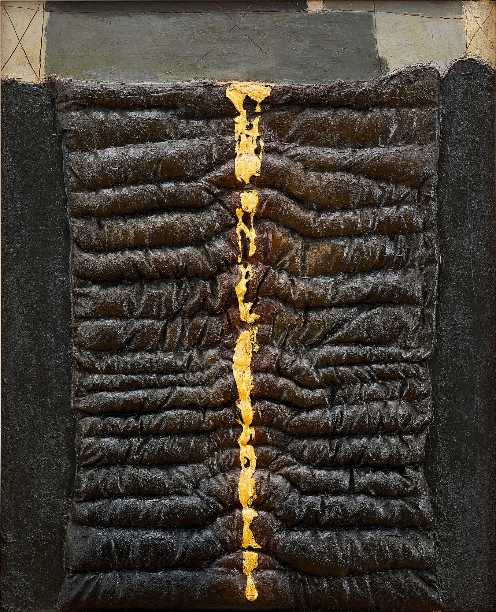 Lelehan Emas Pada Bidang Keriput  山脊上的熔金