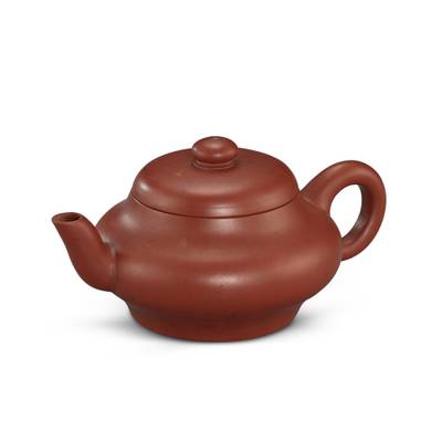 An inscribed Yixing teapot and cover, Attributed to Shao Jingnan (1796-1874), Qing dynasty 清 傳邵景南製宜興朱泥壺 《留珮製》款