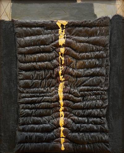 Lelehan Emas Pada Bidang Keriput 山脊上的熔金