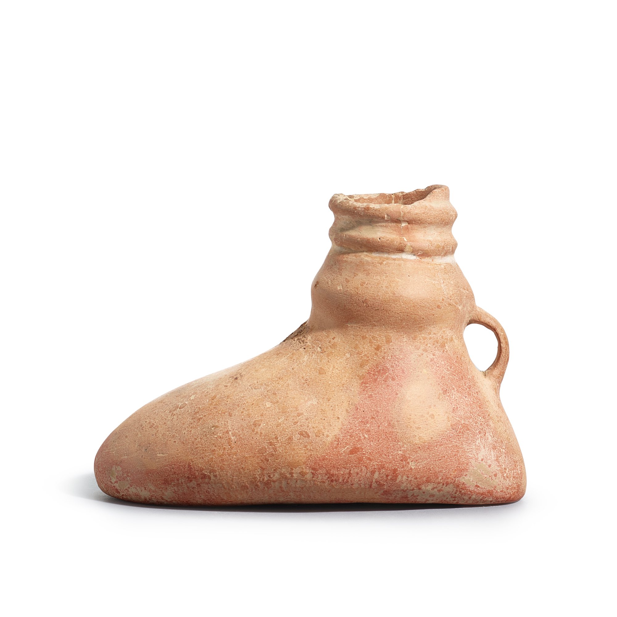 A red pottery boot-form vessel — A red pottery boot-form vessel Majiayao culture, Machang phase to Qijia culture, late 3rd to early 2nd millennium B.C 馬家窰文化 馬廠類型至齊家文化 紅陶靴形壺