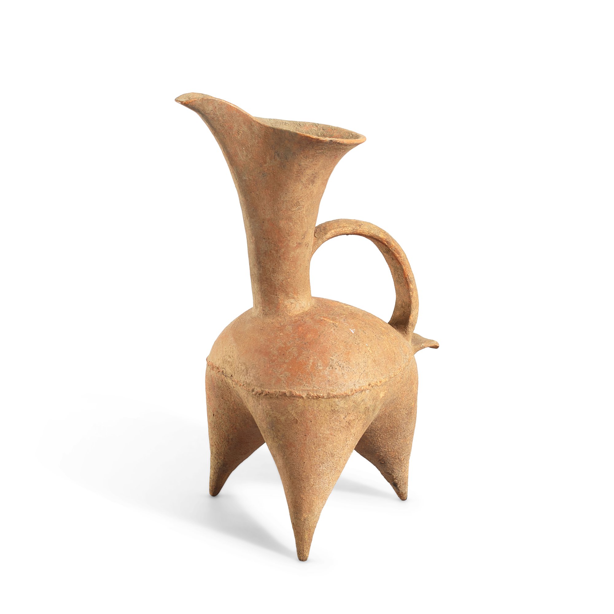 A red pottery tripod ewer — A red pottery tripod ewer Dawenkou culture, c. 4300-2400 B.C. 大汶口文化 紅陶鬹
