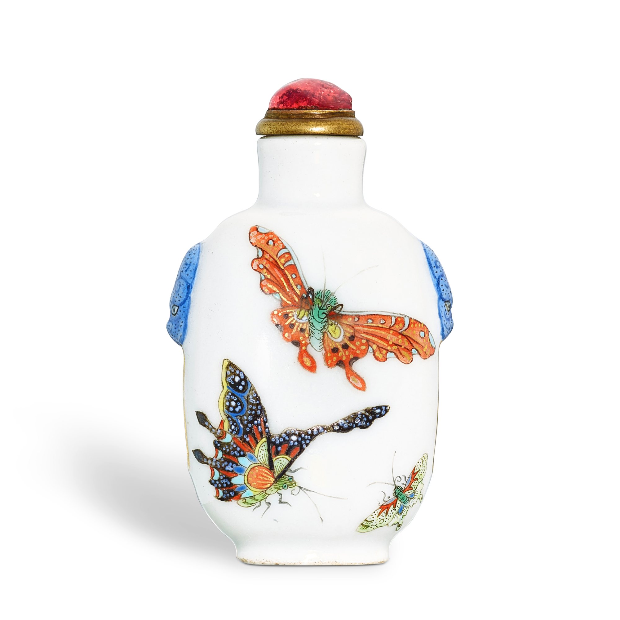 Unknown — A rare famille-rose and gilt-decorated 'butterflies' snuff bottle, Seal mark and period of Daoguang 清道光 粉彩描金蝴蝶紋鋪首鼻煙壺 《道光年製》款