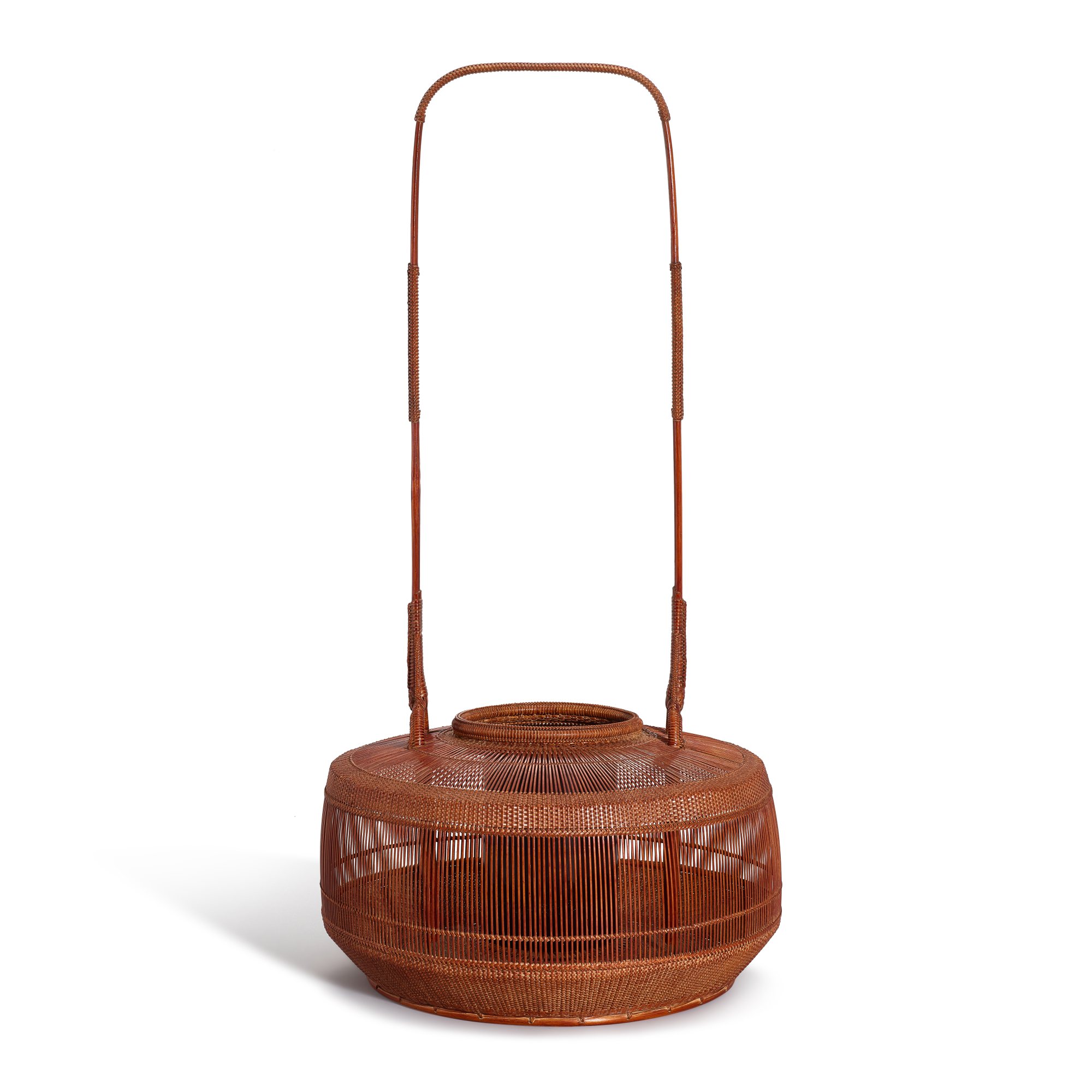 Tanabe Chiku'unsai II, Japan, Showa period, — Tanabe Chiku'unsai II (1910–2000), Japan, Showa period, A bamboo ‘fuki’ basket 二代田辺竹雲齋作 (1910 – 2000年) 昭和時期 日本竹編富貴提梁花籠