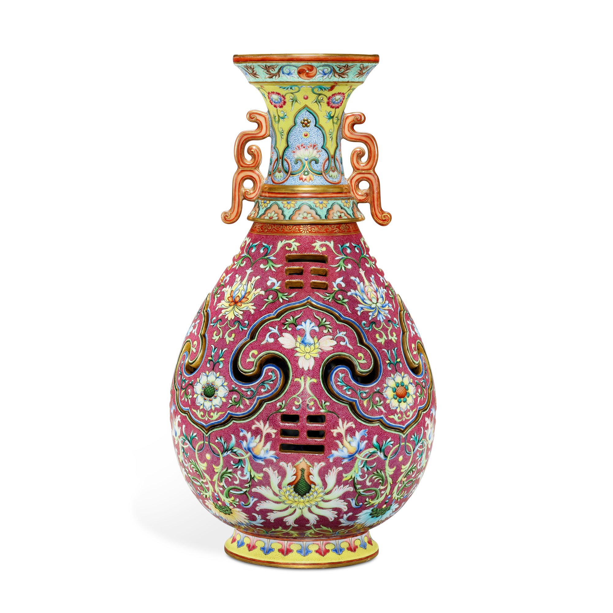 A magnificent and possibly unique ruby-ground yangcai 'trigram' reticulated vase, — 清乾隆 御製洋彩紫紅錦地乾坤交泰轉旋瓶 《大清乾隆年製》款