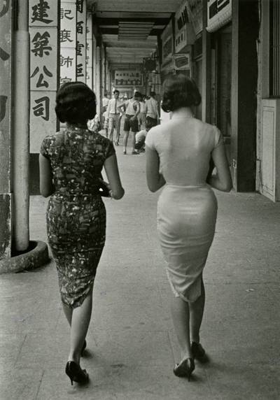 Two Women (Gloucester Road) 儷人行（告士打道）