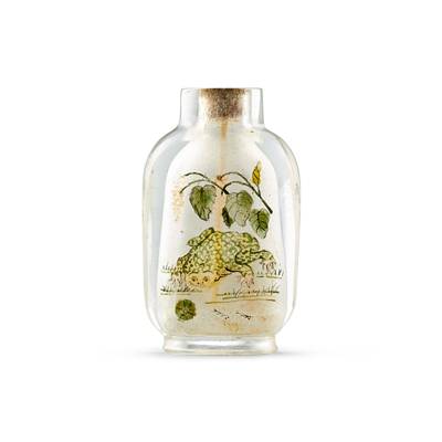 An inside-painted glass 'toad' snuff bottle,