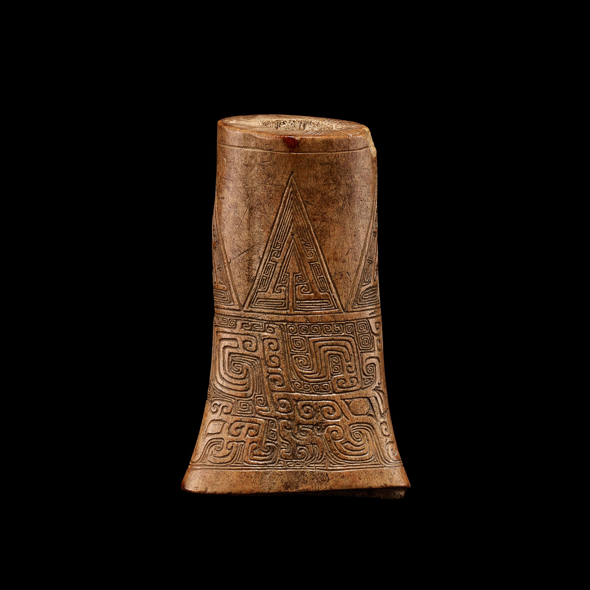 An archaic bone carving, — 商代安陽時期 公元前十四至十三世紀 骨雕禮器