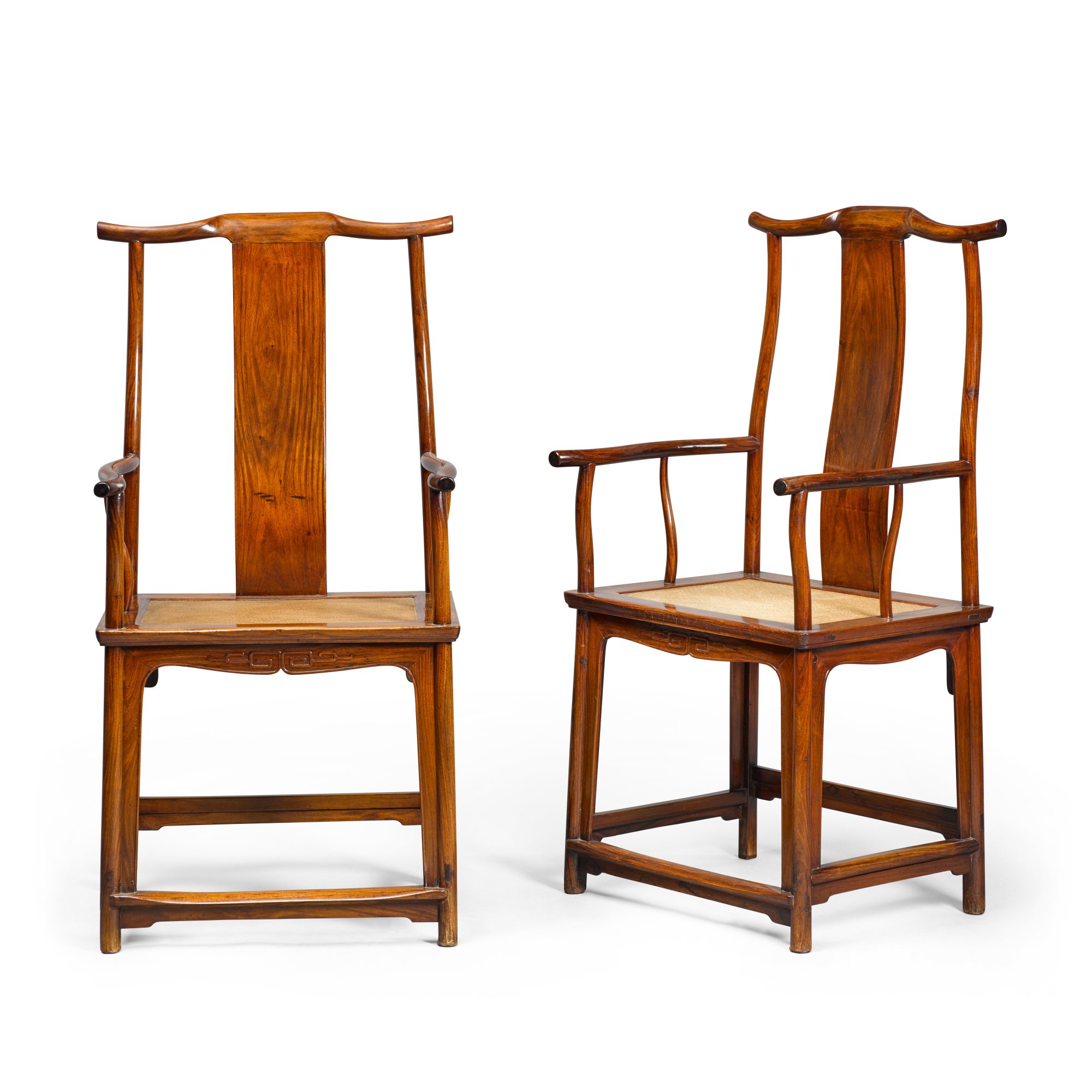 A pair of huanghuali yokeback armchairs, — 明末 黃花梨四出頭官帽椅一對