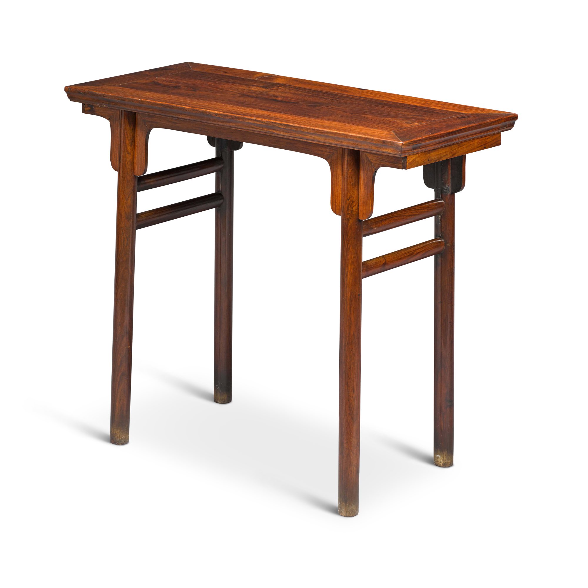 A huanghuali side table, pingtou'an, — 十七世紀 黃花梨夾頭榫平頭案