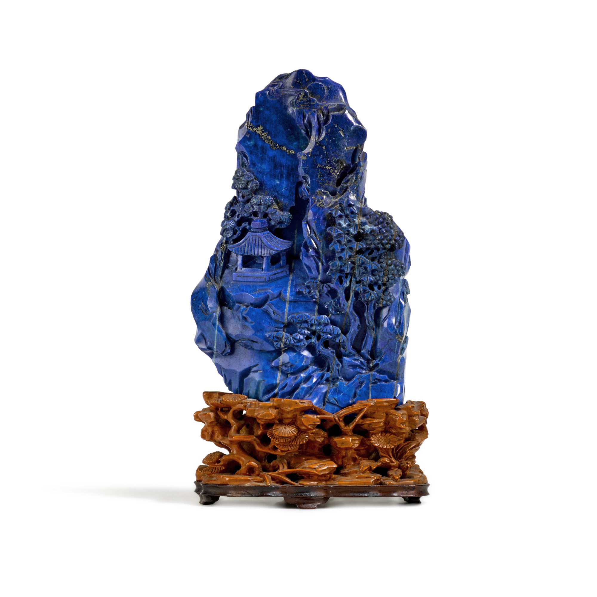 A carved lapis lazuli boulder, — 清乾隆 青金石雕松蔭樓閣圖山子