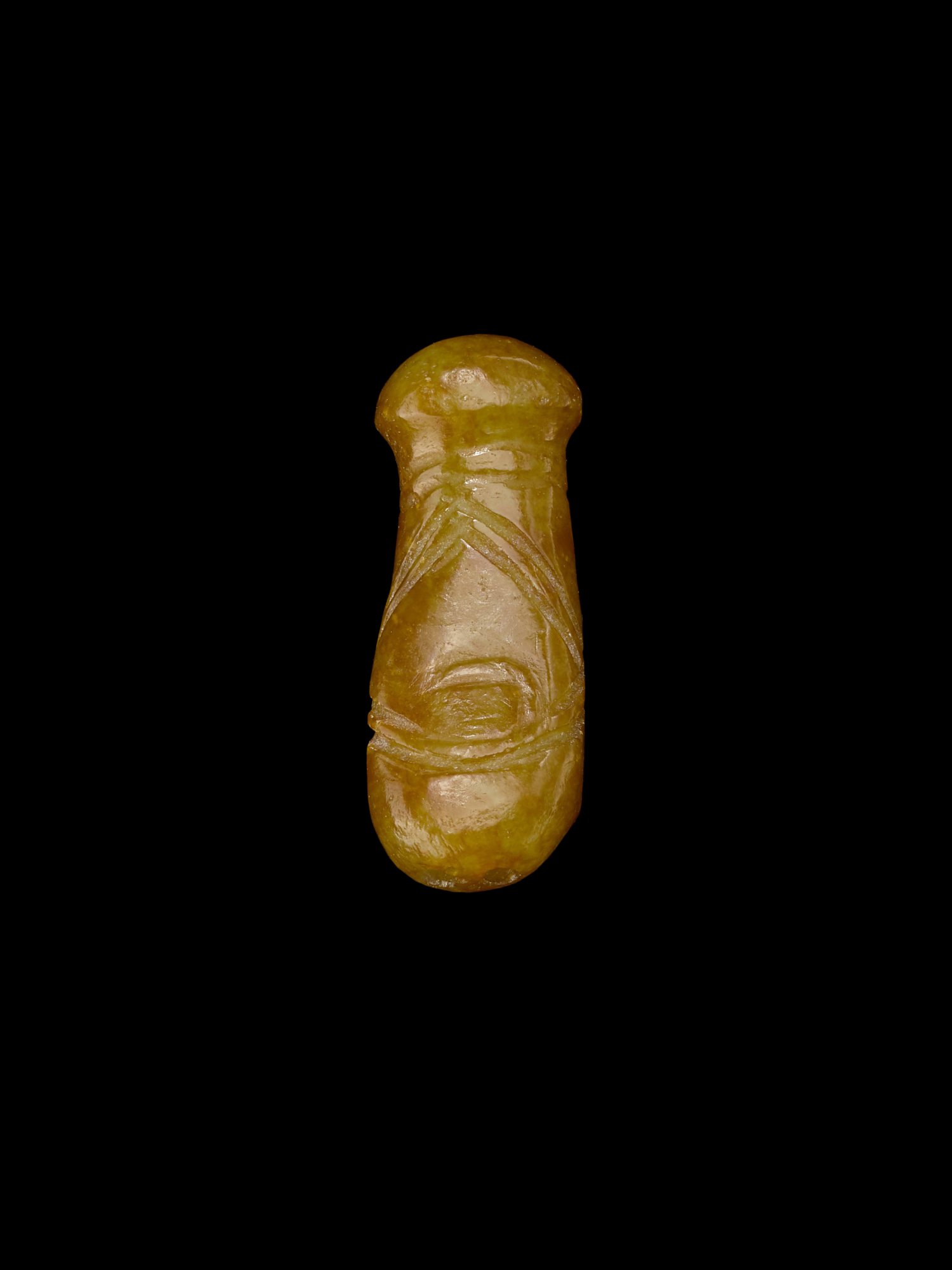 A miniature jade carving of a 'bottle horn', — 商或以後 玉錐形器