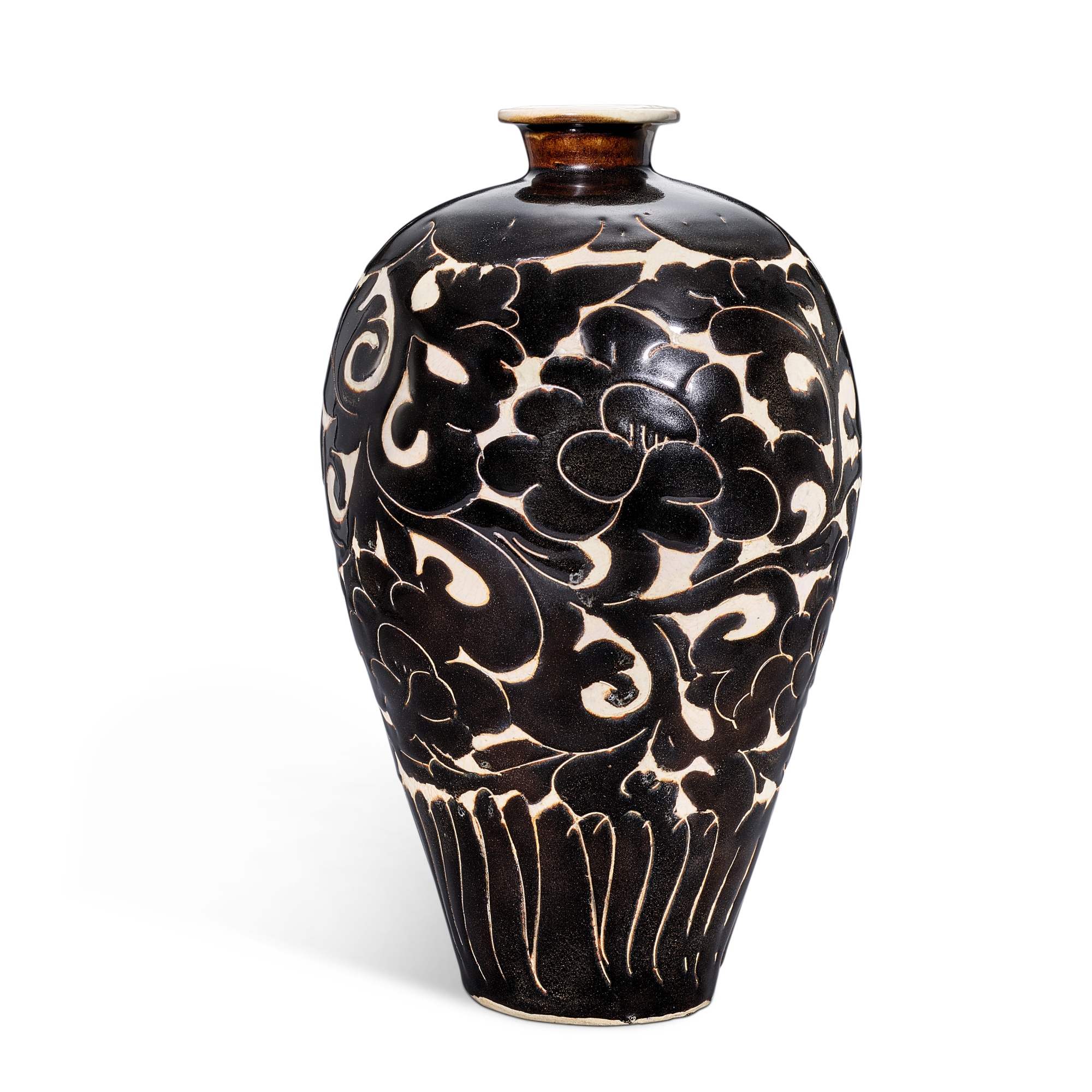 An outstanding Cizhou black-glazed sgraffiato 'peony' vase, meiping, — 北宋 磁州窰白地黑花牡丹紋梅瓶