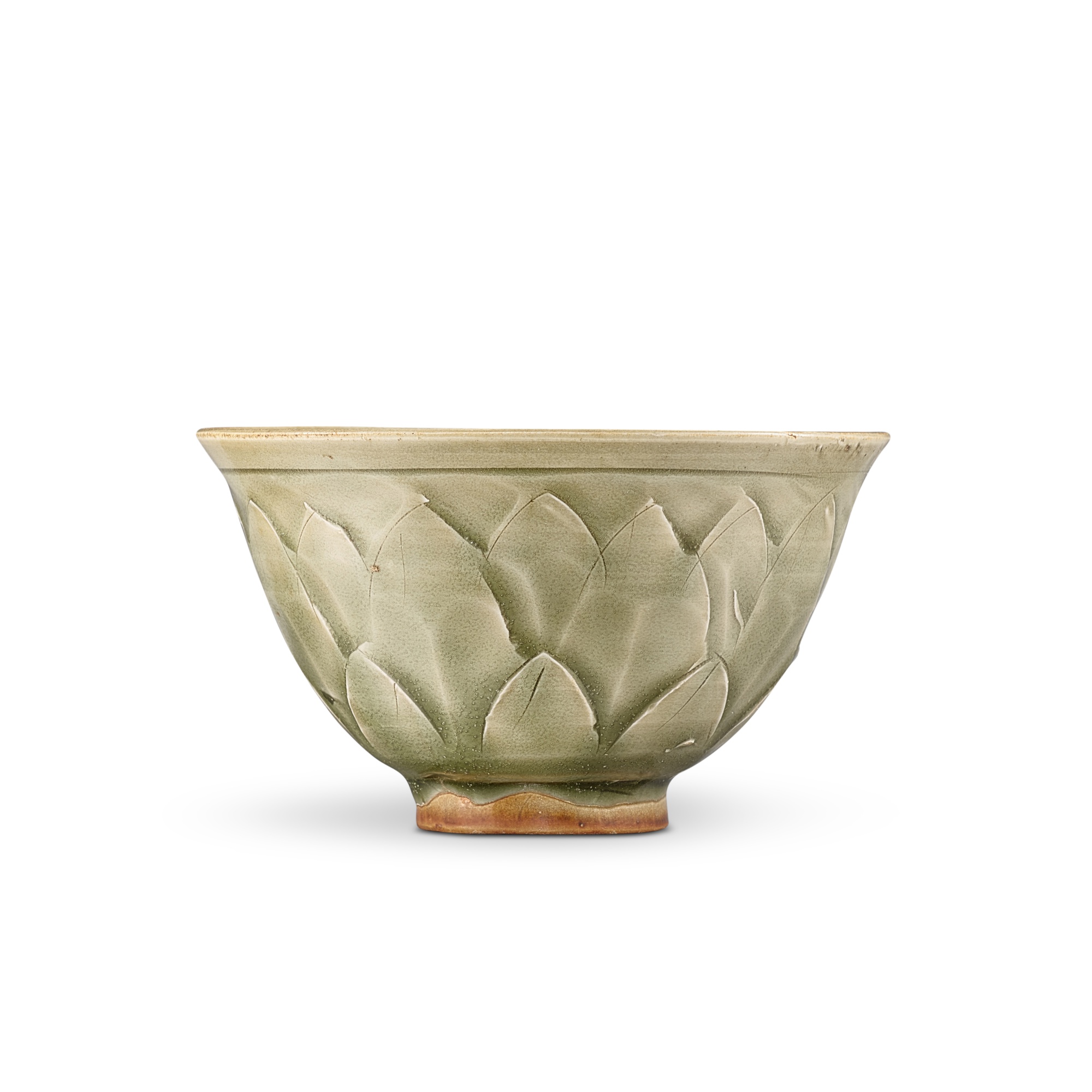 A well carved Yaozhou celadon 'lotus' bowl, — 北宋 耀州青釉刻蓮瓣紋盌