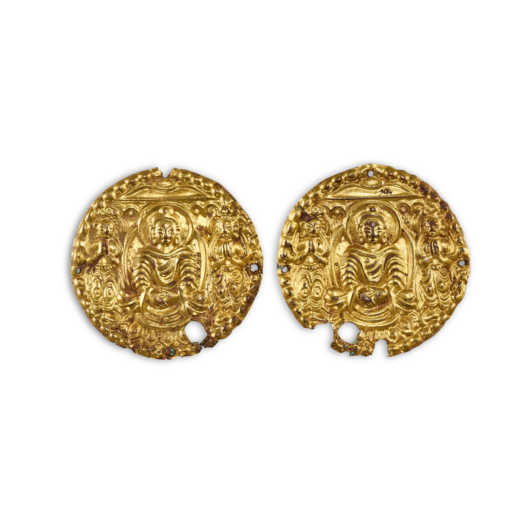 Two gilt copper alloy repoussé 'buddha and attendants' medallion, — Two gilt copper alloy repoussé 'buddha and attendants' medallion, Central Asia, possibly Khocho, 7th - 8th century 七至八世紀 中亞 或為高昌 鎏金銅錘鍱佛陀牌