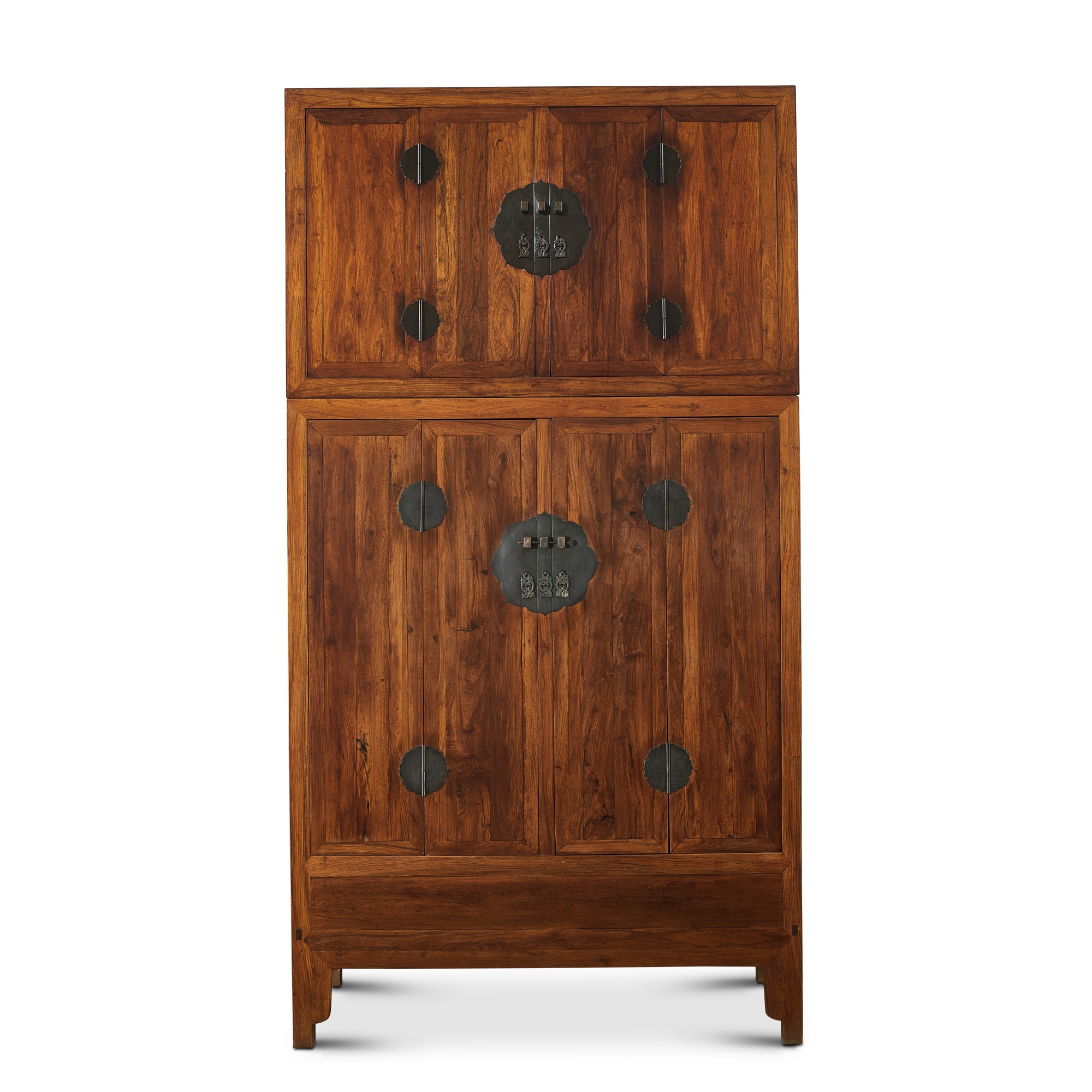 Unknown — A massive huanghuali-veneered compound warrior chest, 19th century, Qing dynasty 清十九世紀 貼皮黃花梨四件櫃