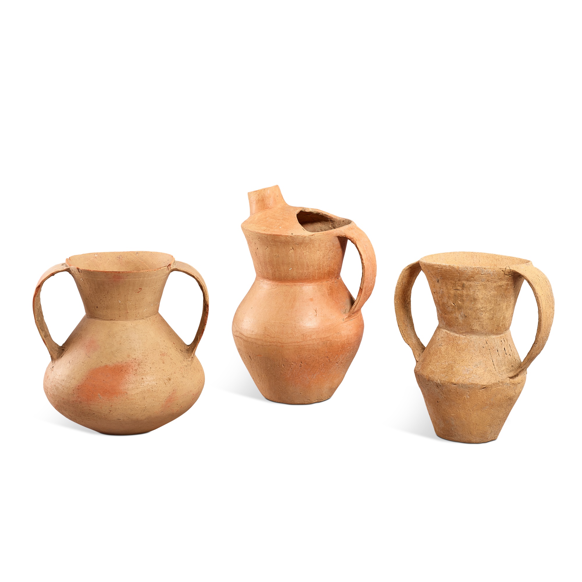 Unknown — A small pottery ewer and two small pottery jarlets, Qijia culture, c. 2050-1700 BC 齊家文化 陶盉一件及陶罐兩件