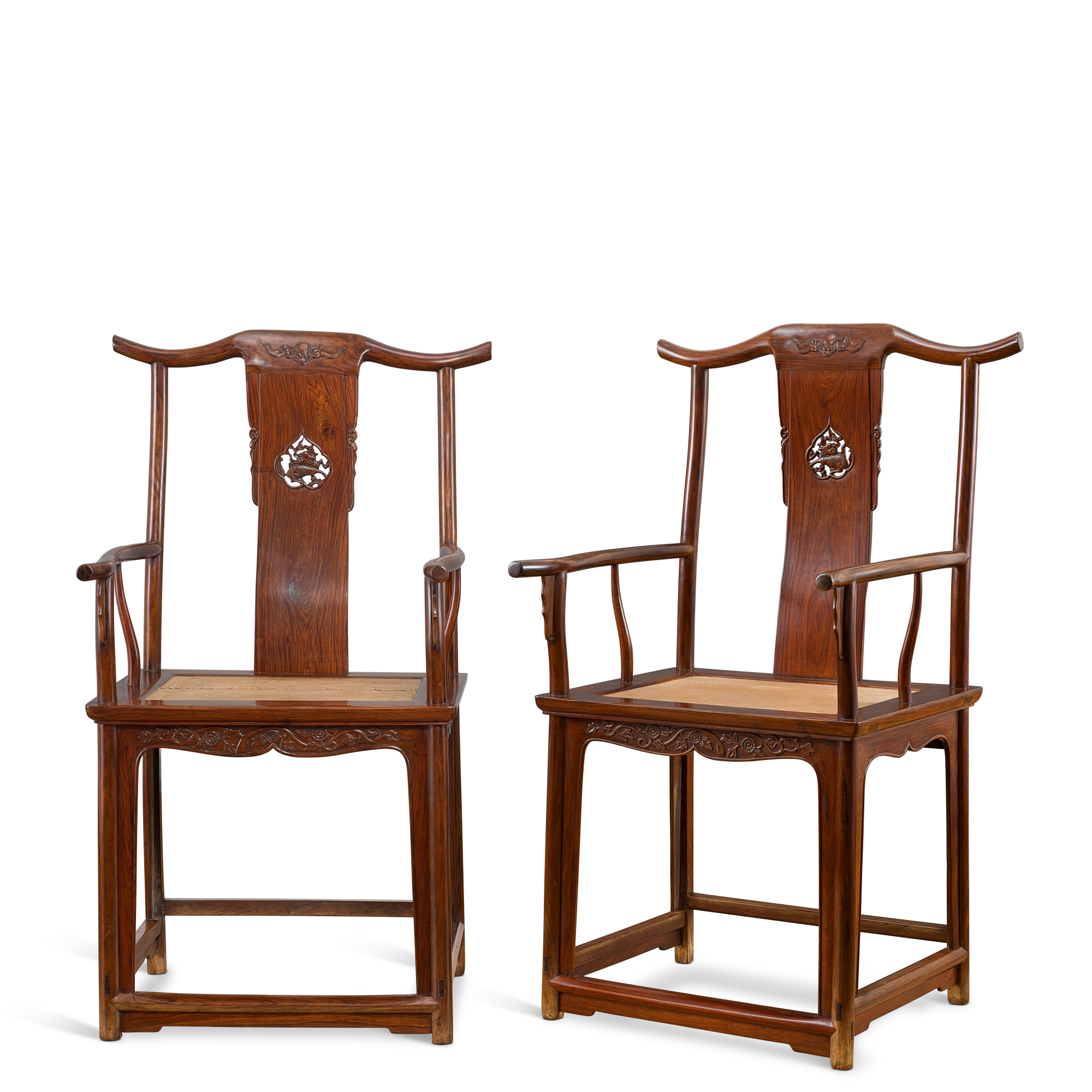 Unknown — 明十七世紀 黃花梨瑞獸紋四出頭官帽椅成對