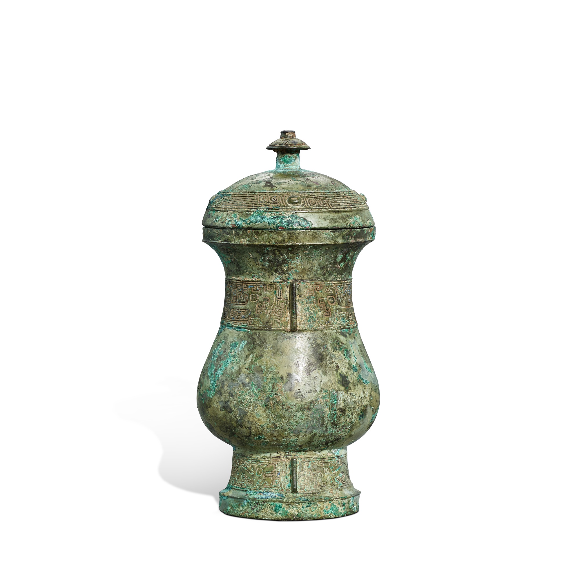 An archaic bronze ritual wine vessel and cover, zhi — 商晚期 青銅龍鳳紋觶