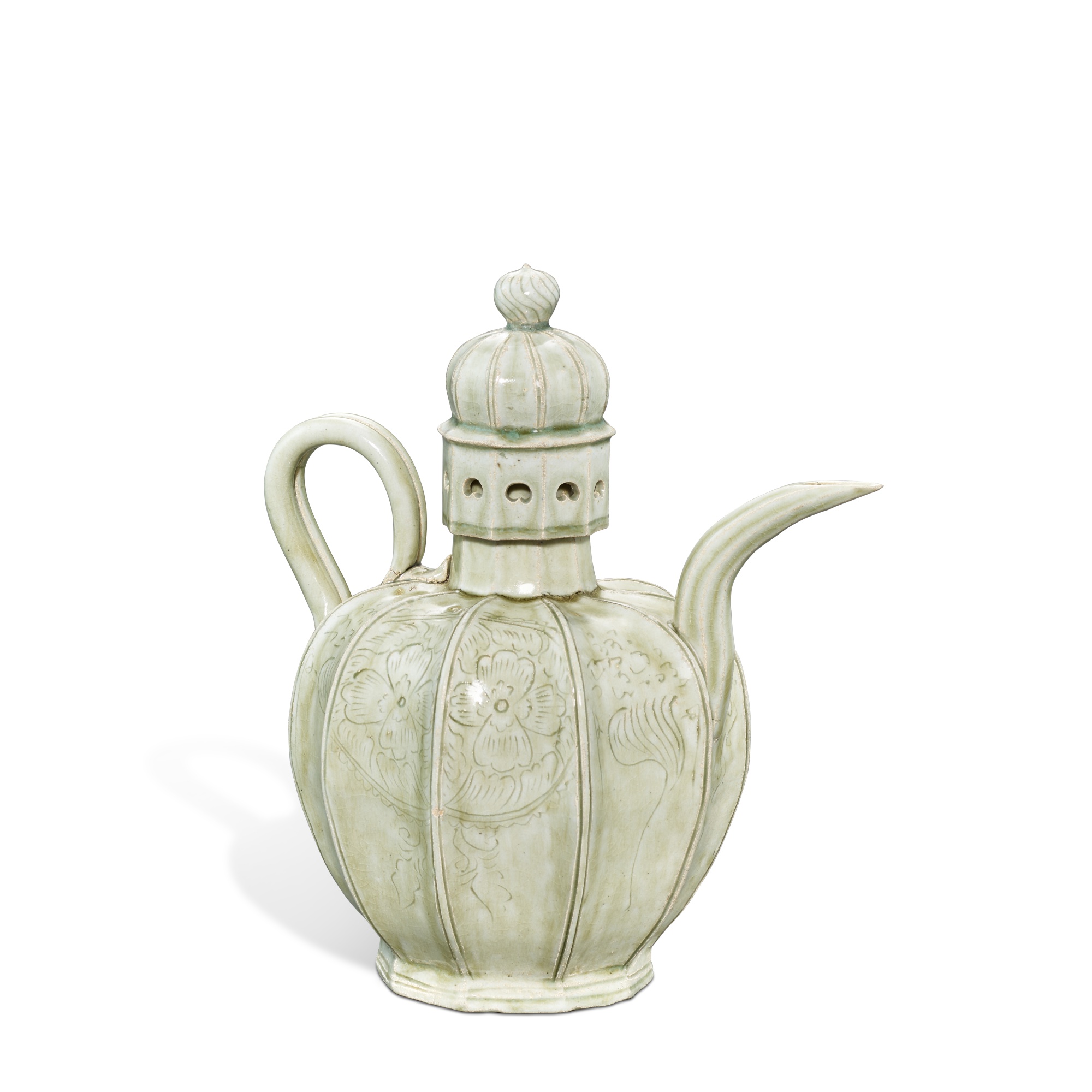 A Longquan Jincun celadon-glazed 'floral' ewer and cover — 五代至北宋 龍泉金村窰花卉紋執壺連蓋