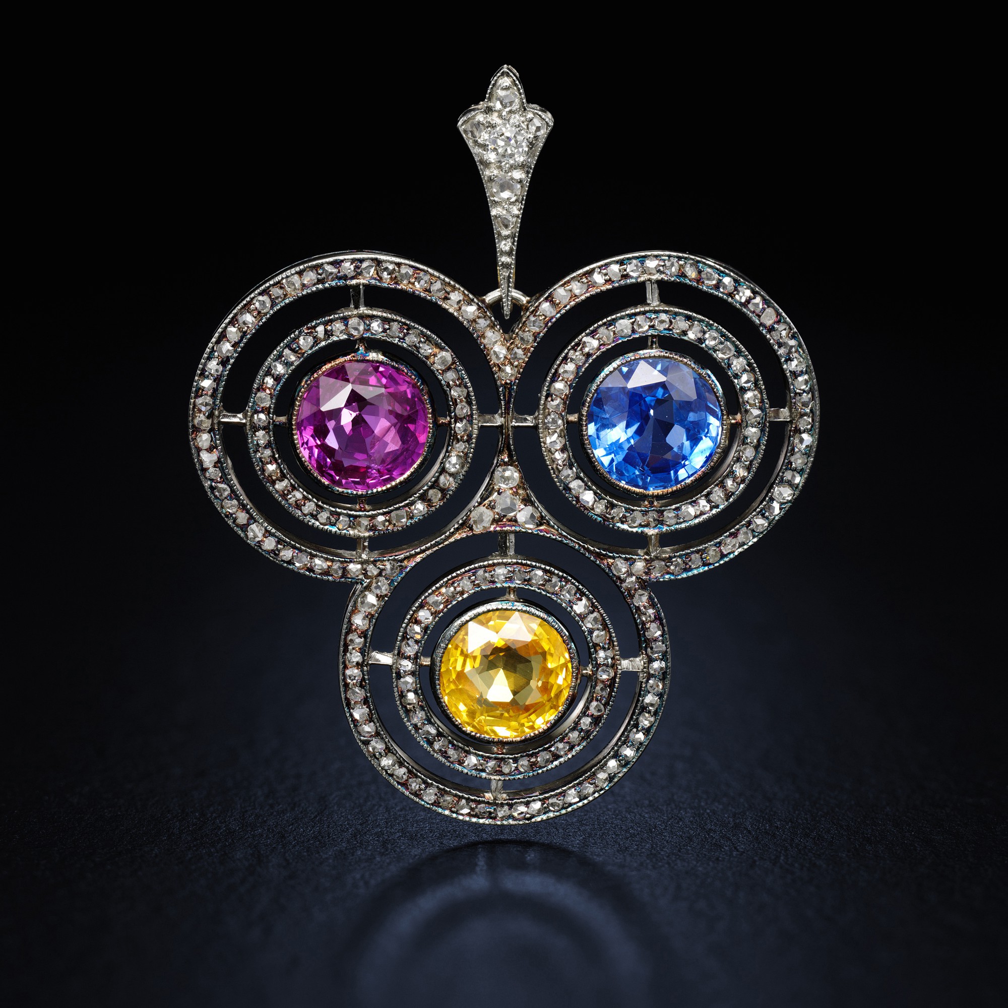 A Fabergé diamond and sapphire-set platinum pendant, designed by Albert Holmström, St Petersburg, circa 1909 — A Fabergé diamond and sapphire-set platinum pendant, designed by Albert Holmström, St Petersburg, circa 1909