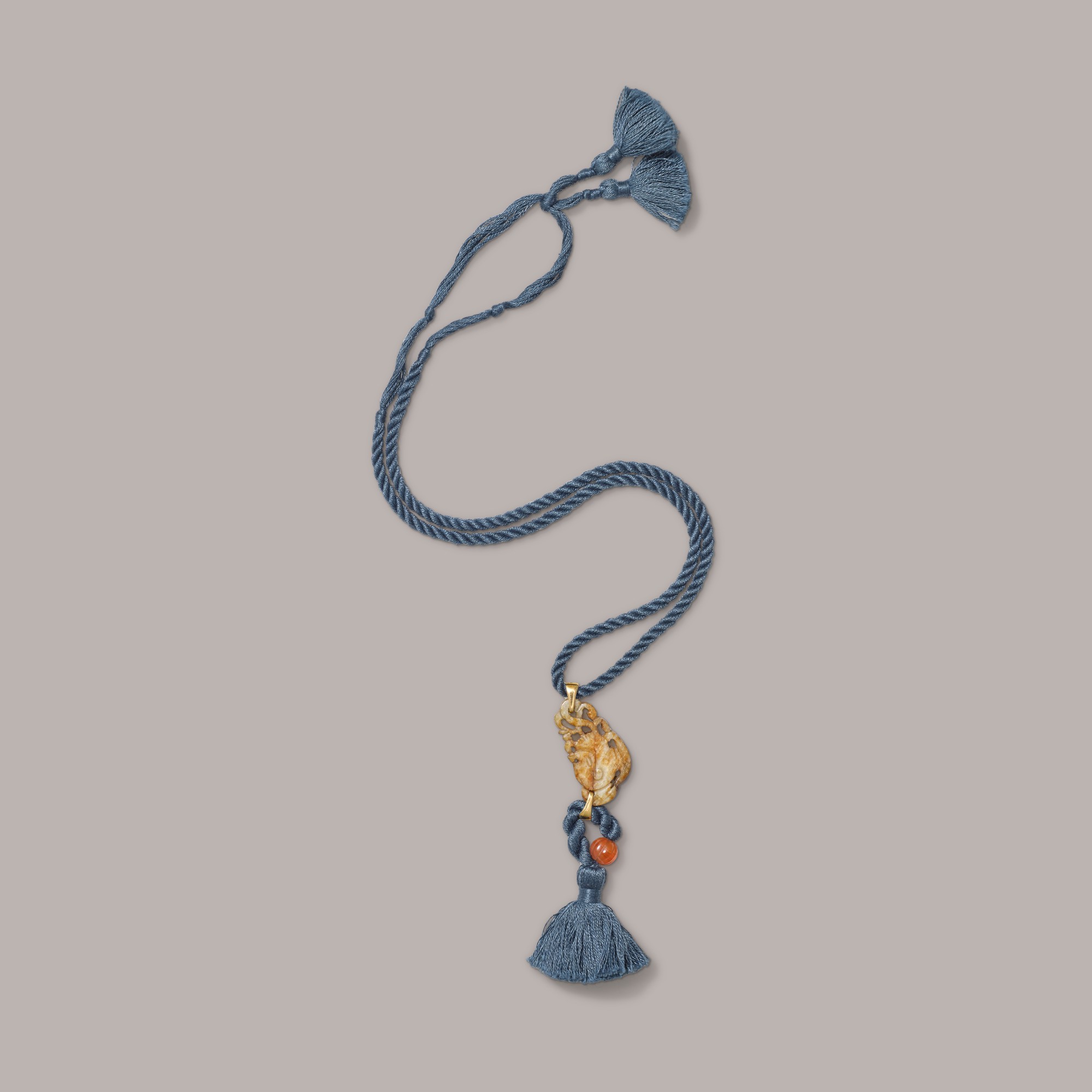 A necklace with a jade 'phoenix' pendant, JAR — 玉佩為遼代，1977年由jar設計為項鏈