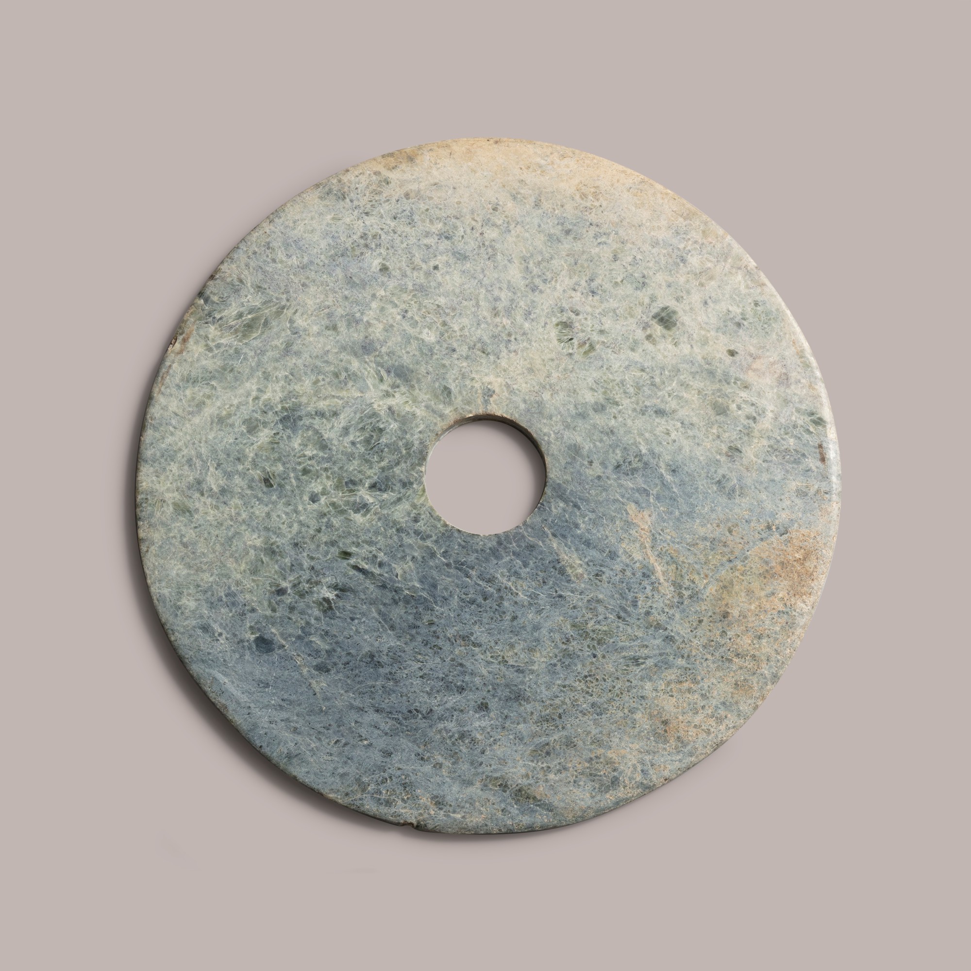 A large jade bi disc — 新石器時代 良渚文化 玉璧